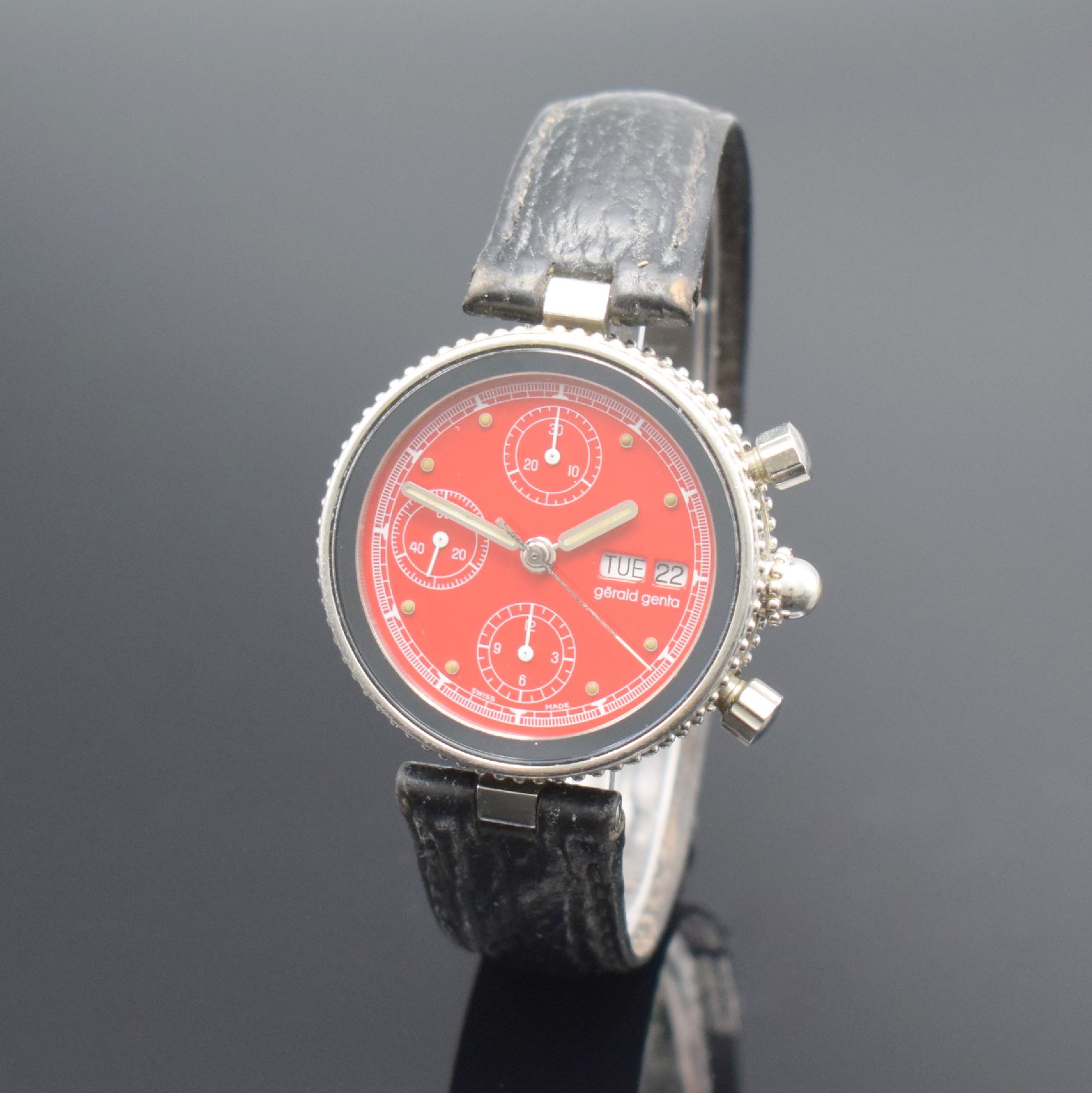 Detail b: GERALD GENTA Armbandchronograph Gefica in Stahl Referenz G.2989.7, Automatik, Schweiz um 2005, Boden verschr., Lederband m. dopp. Faltschl., rotes ...