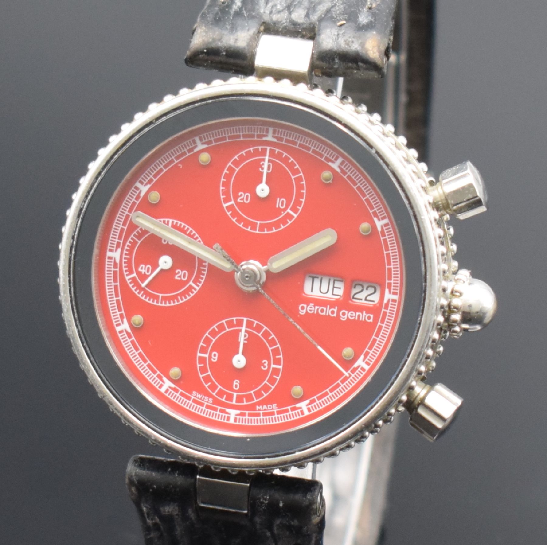 Detail c: GERALD GENTA Armbandchronograph Gefica in Stahl Referenz G.2989.7, Automatik, Schweiz um 2005, Boden verschr., Lederband m. dopp. Faltschl., rotes ...