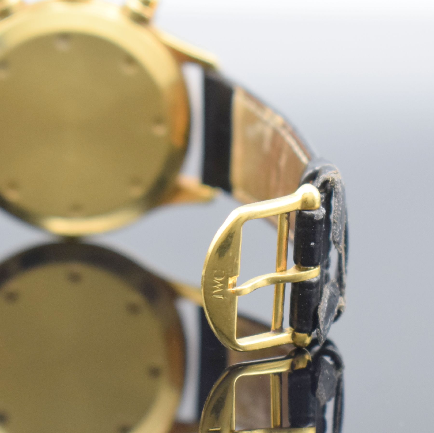 Detail b: IWC seltene Herrenarmbanduhr "Der Fliegerchronograph" in GG 750/000 Referenz 3740, Schweiz um 1994, Lederband m. orig. GG 750/000 ...