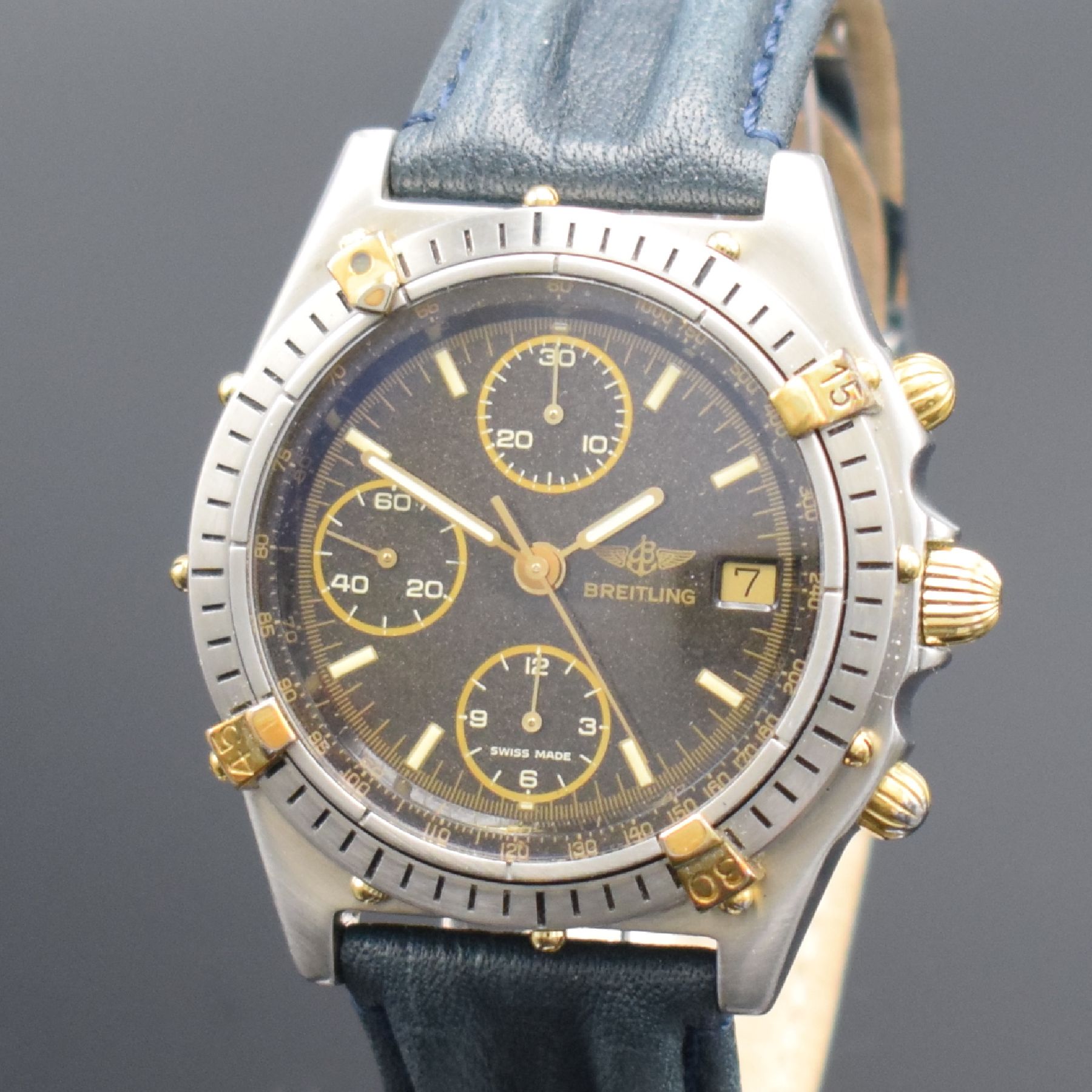 Detail a: BREITLING Chronomat Herrenarmbanduhr mit Chronograph, Schweiz um 1990, Automatik, Ref. 81.950, verschr. Edelstahlgeh. teilw. verg., neutr. Lederband ...
