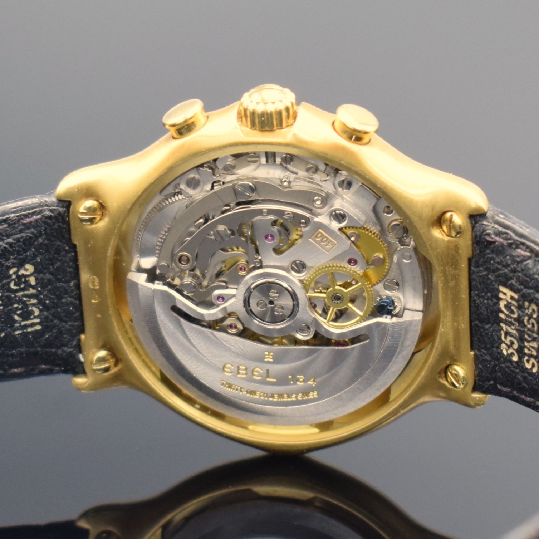 Detail f: EBEL El Primero Schaltradchronograph in GG 750/000, Schweiz um 1995, Automatik, Ref. 8134901, Boden aufgedr., neutr. Lederband m. orig. Faltschl. in ...