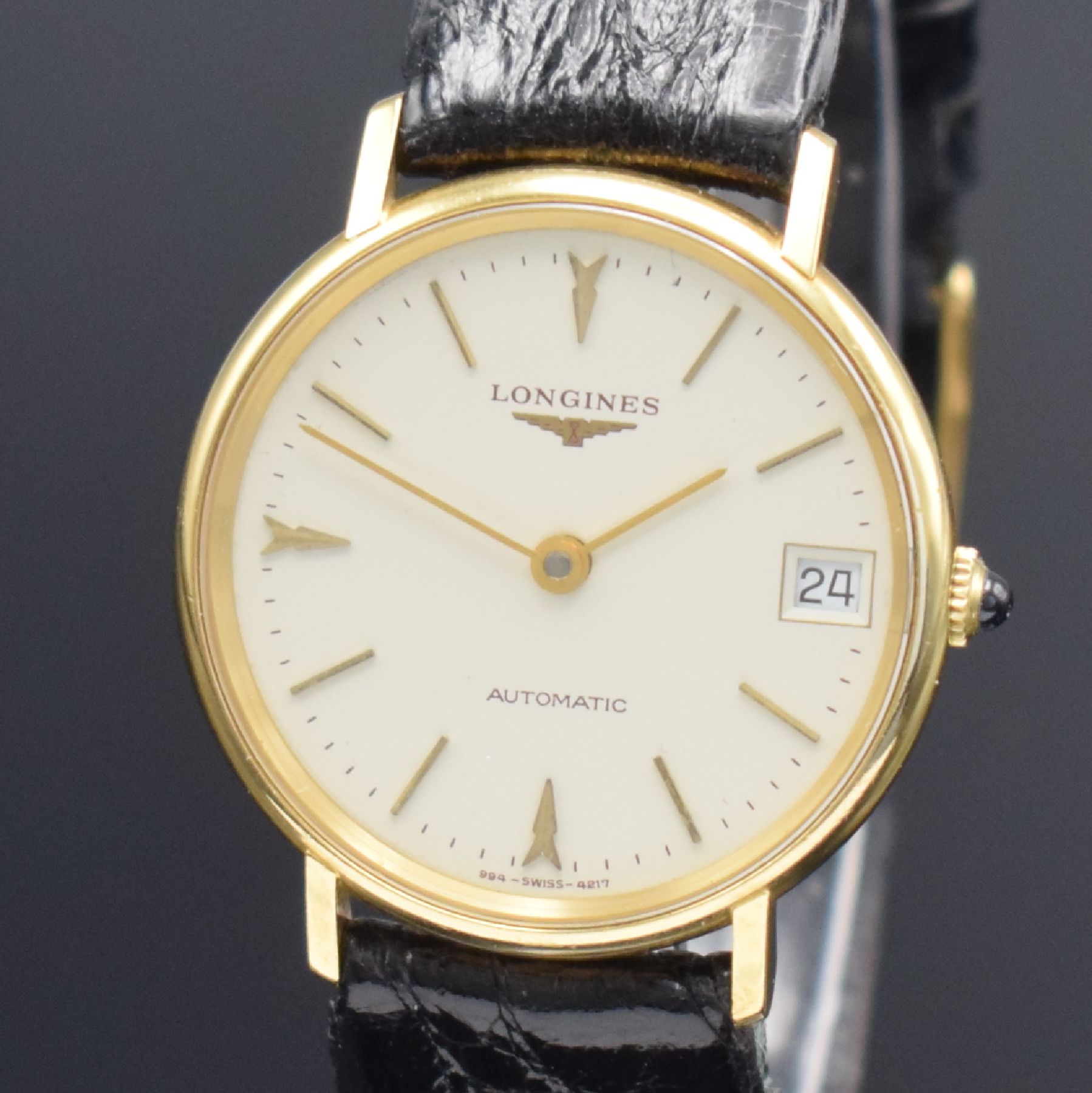 Detail c: LONGINES Damenarmbanduhr in GG 750/000, Schweiz um 1980, Automatik, Boden aufgedr., neutr. Lederband m. verg. orig. Dornschl., Schmuckkrone, ...