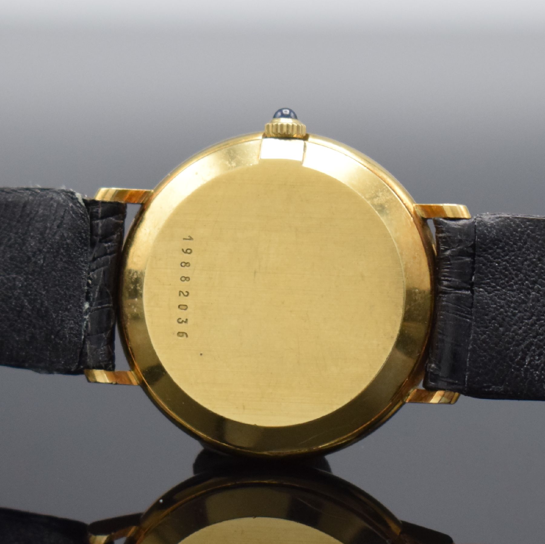 Detail e: LONGINES Damenarmbanduhr in GG 750/000, Schweiz um 1980, Automatik, Boden aufgedr., neutr. Lederband m. verg. orig. Dornschl., Schmuckkrone, ...