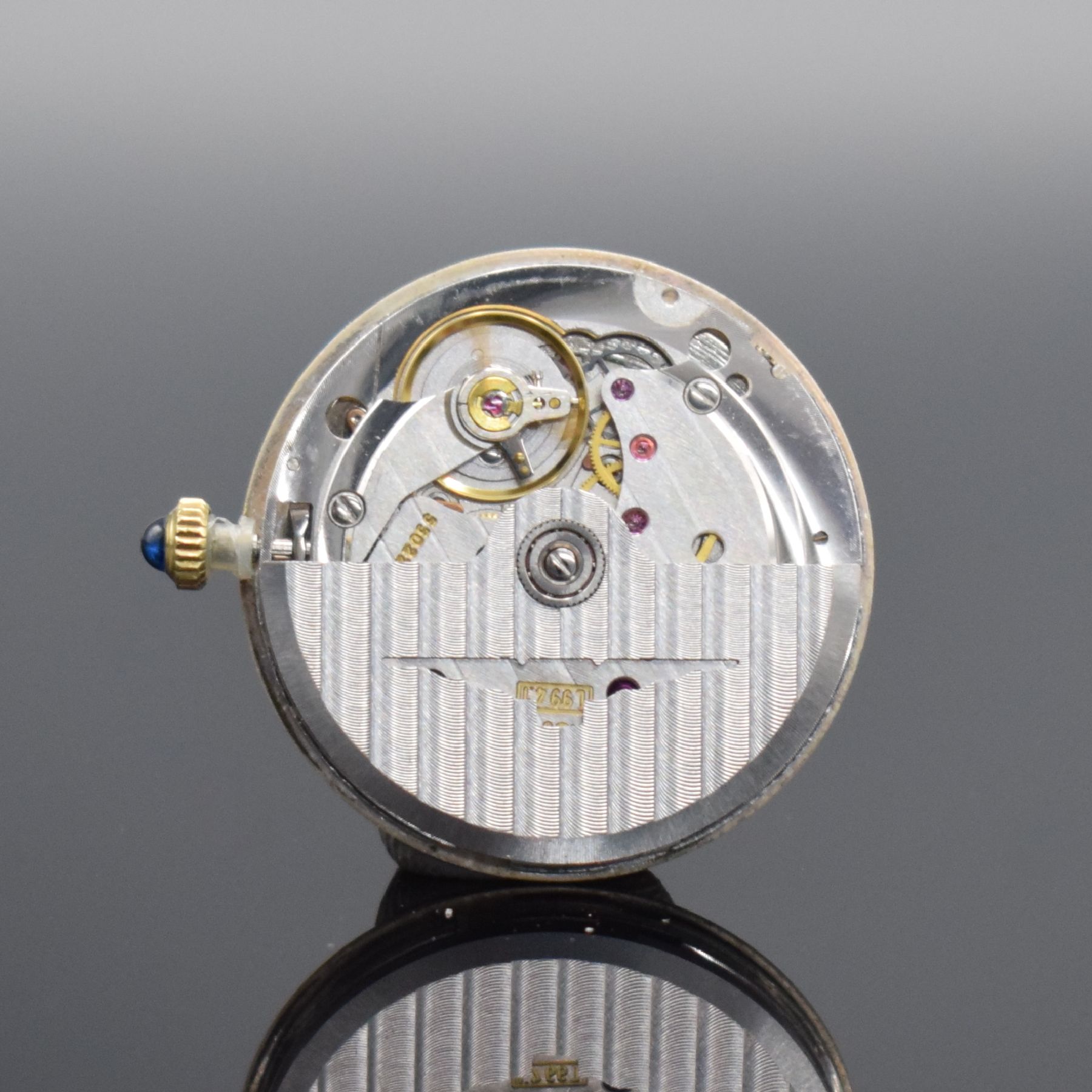 Detail g: LONGINES Damenarmbanduhr in GG 750/000, Schweiz um 1980, Automatik, Boden aufgedr., neutr. Lederband m. verg. orig. Dornschl., Schmuckkrone, ...