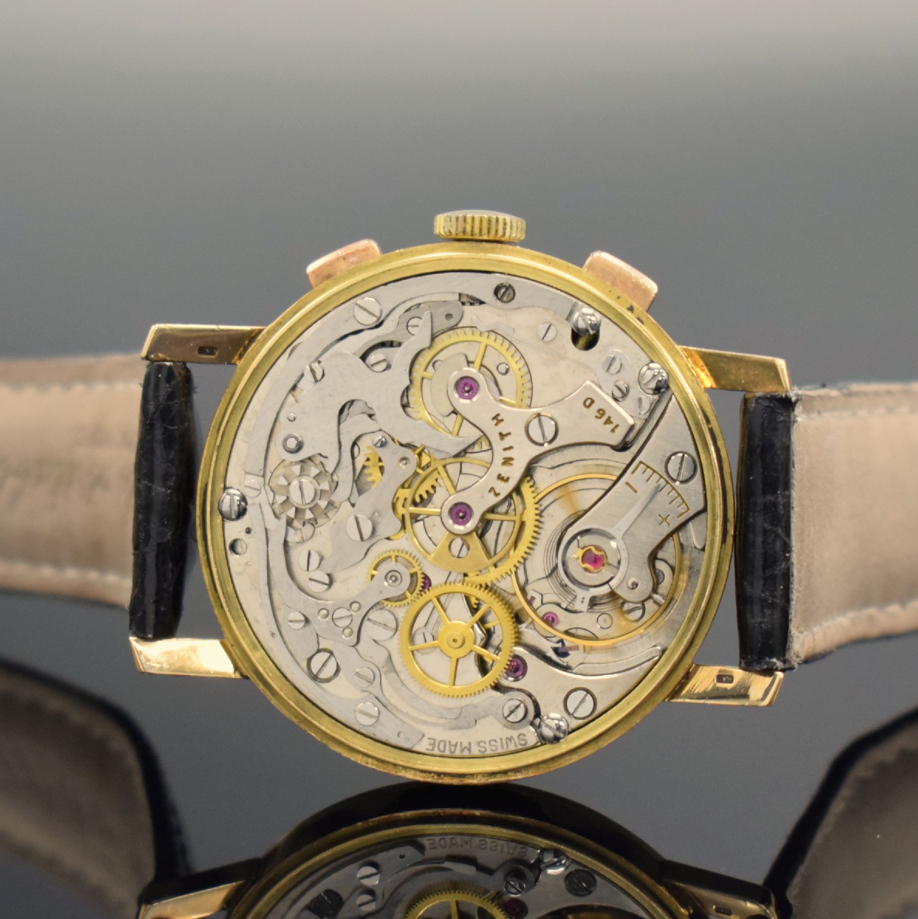Detail c: ZENITH Schaltradchronograph in Roségold 750/000, Schweiz um 1958, Handaufzug, Boden aufgedr., neutr. Krone, schwarzes Zifferbl. rest., gold. ...