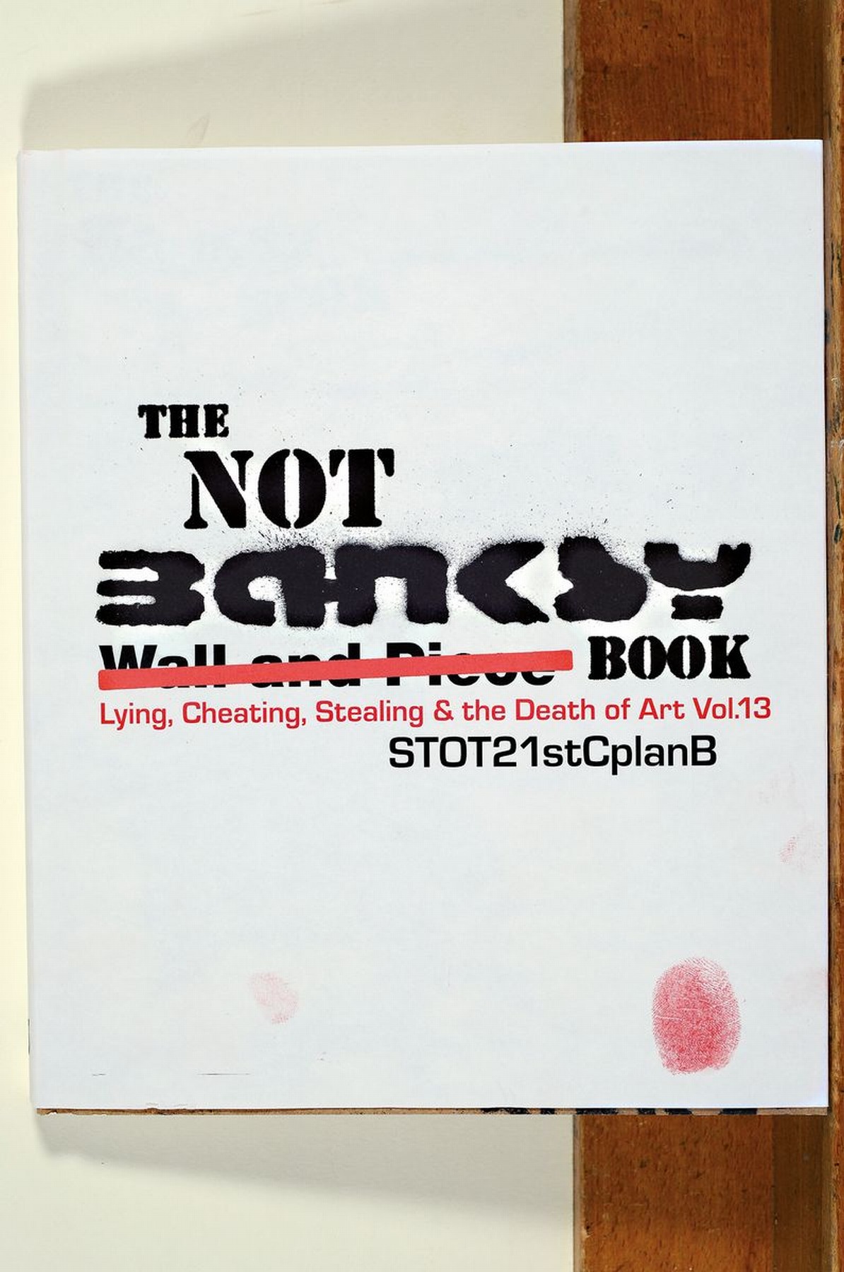 Detail l: Is Not Banksy, "When will the Bunny Bubble Burst?", Farbsiebdruck/Karton, verso sign., num. 183/250, ca. 26x21 cm, Zertifikat auf der ...