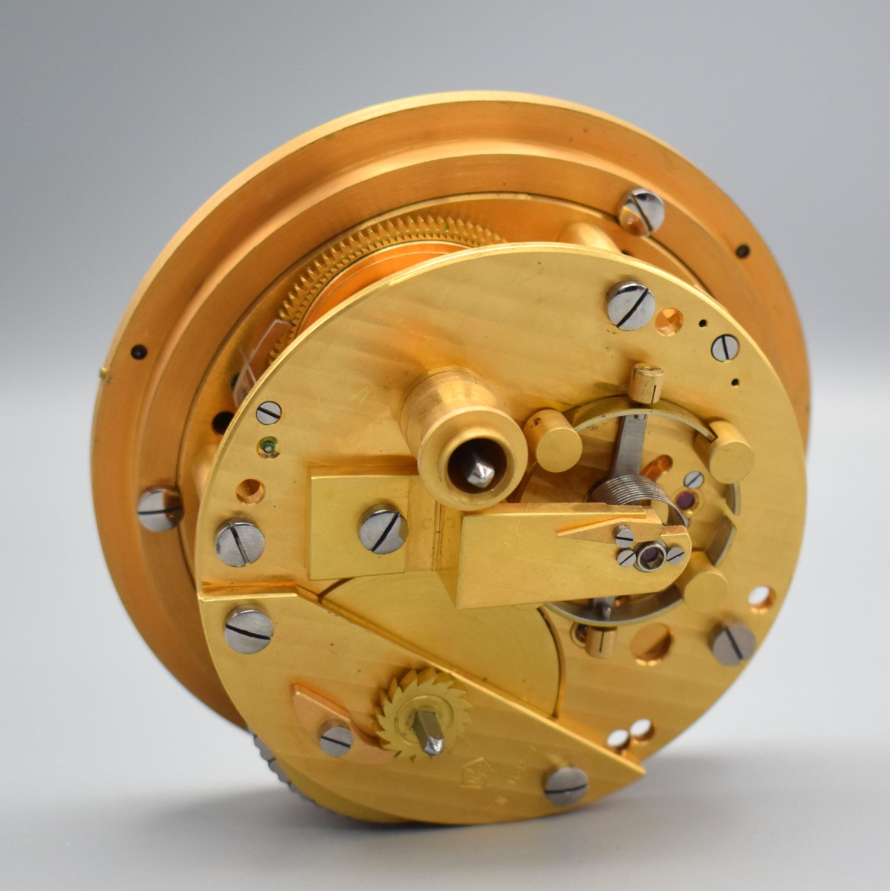 Detail m: POLJOT Marinechronometer Nr. 14778, UDSSR um 1990, 3-tlg. Holzkasten m. Messingecken, orig. Transportkasten, kardanisch aufgehängtes Messinggeh., ...