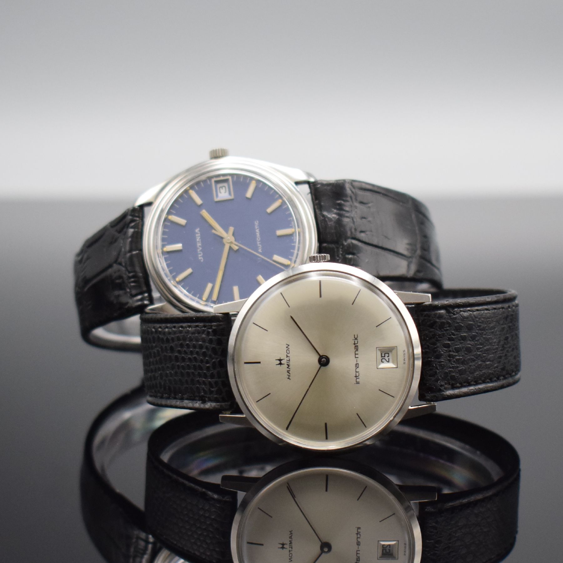 HAMILTON / JUVENIA 2 nahezu neuwertige Armbanduhren in Stahl, Schweiz um 1970, Automatik, HAMILTON Intra-Matic: 3-tlg. Geh., Boden & Glasrand ...