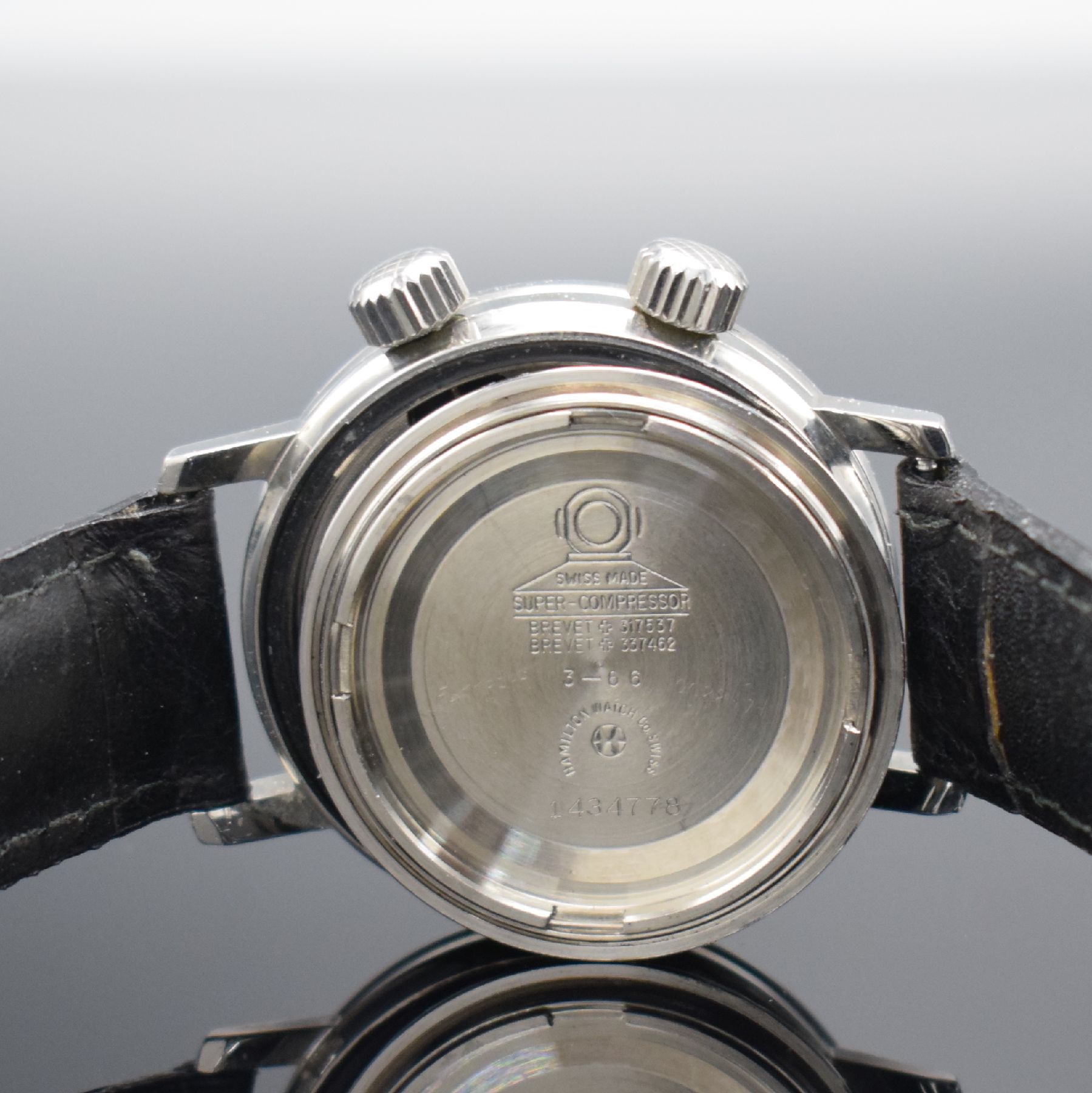 Detail g: HAMILTON 600 Super-Compressor Taucheruhr in Stahl, Schweiz um 1966, Automatik, verschr. Geh., innen-liegende schwarze Drehlünette zu bed. über ...