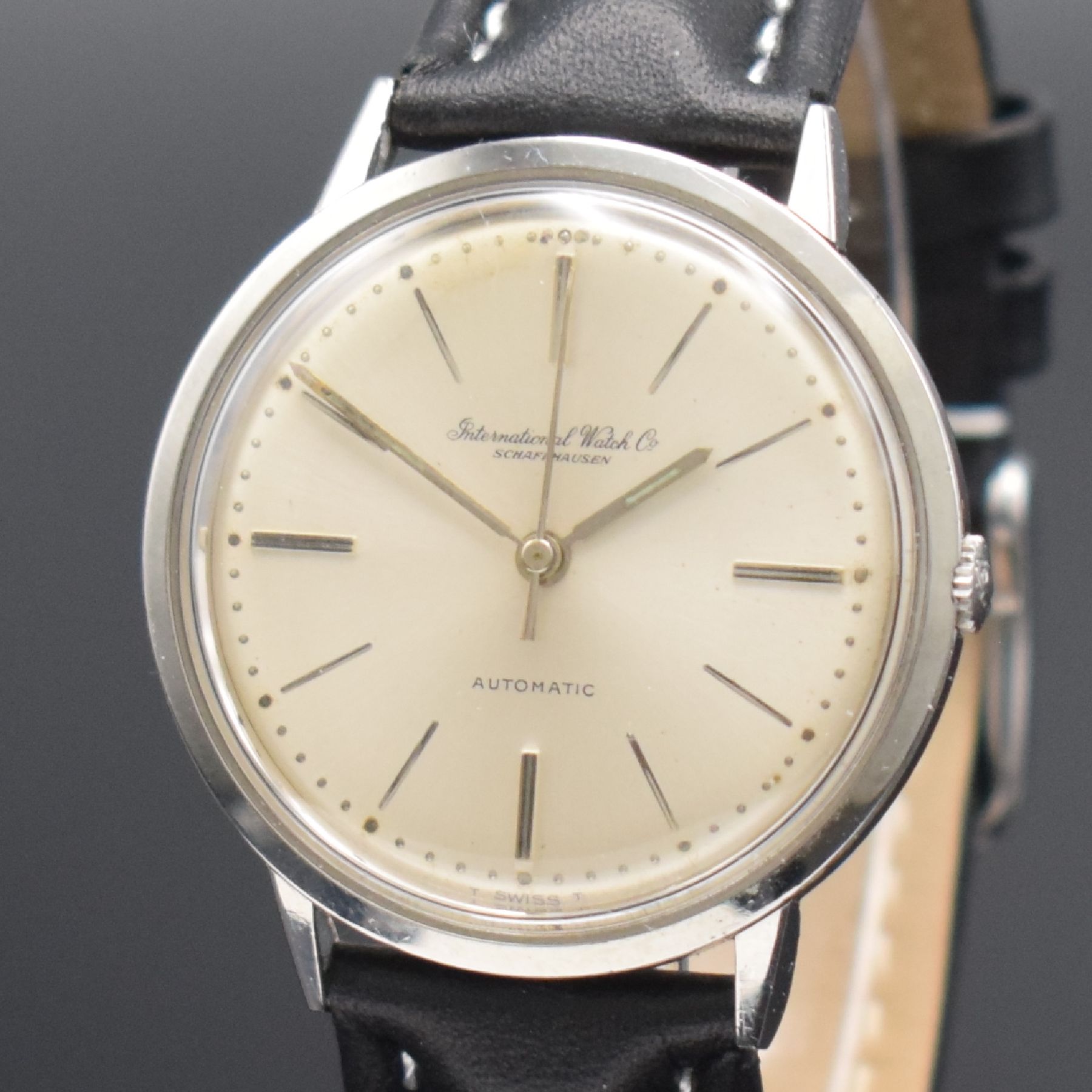 Detail c: IWC Referenz 803 A Herrenarmbanduhr in Stahl, Schweiz um 1965, Automatik, aufgedr. Boden dell., silb. Zifferbl., silb. Indizes & Zeiger, vern. Werk ...