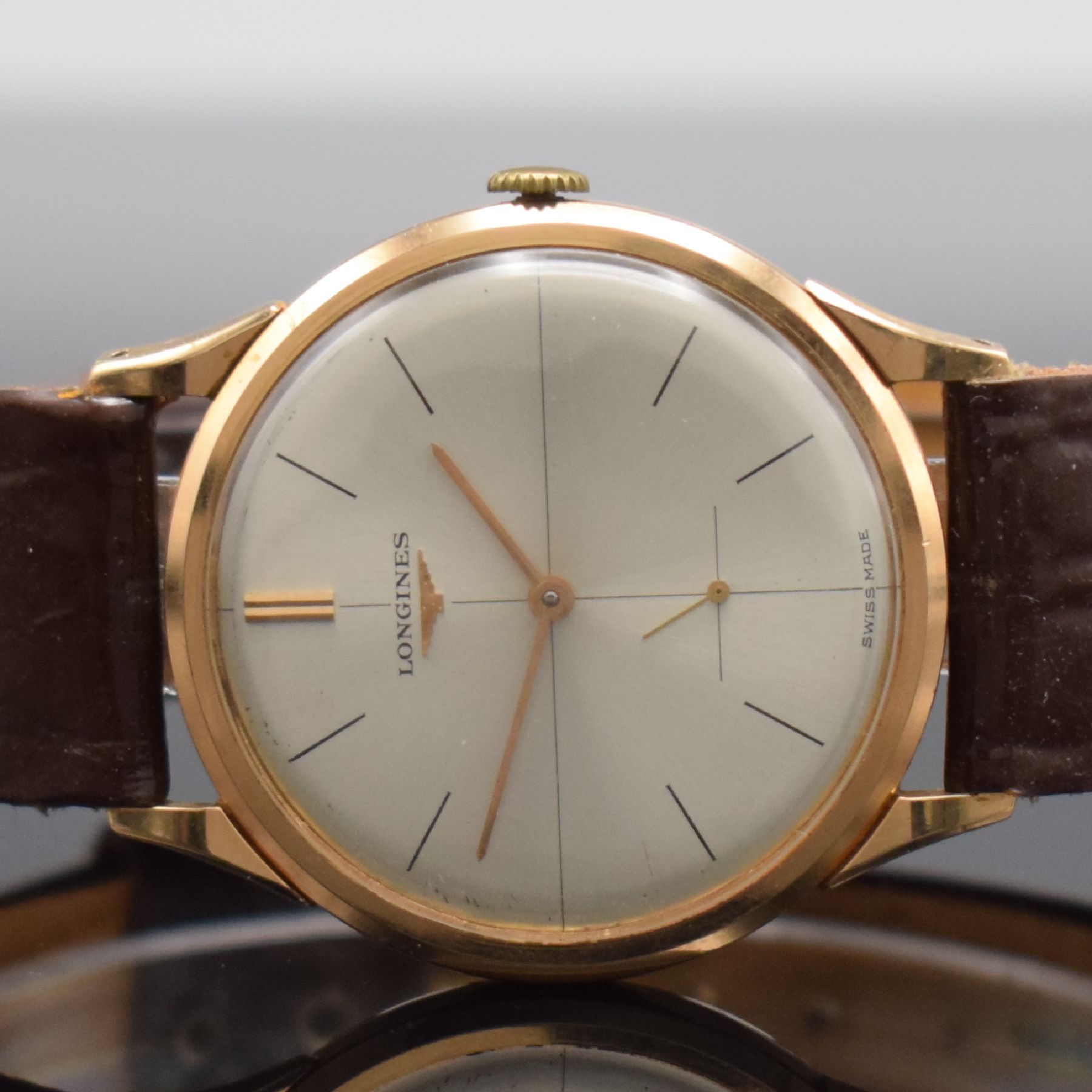 Detail a: LONGINES 30 L große Herrenarmbanduhr in RG 750/000, Schweiz/Argentinien um 1967, Handaufzug, neutrales argentinisches Geh., Boden & Glasrand ...