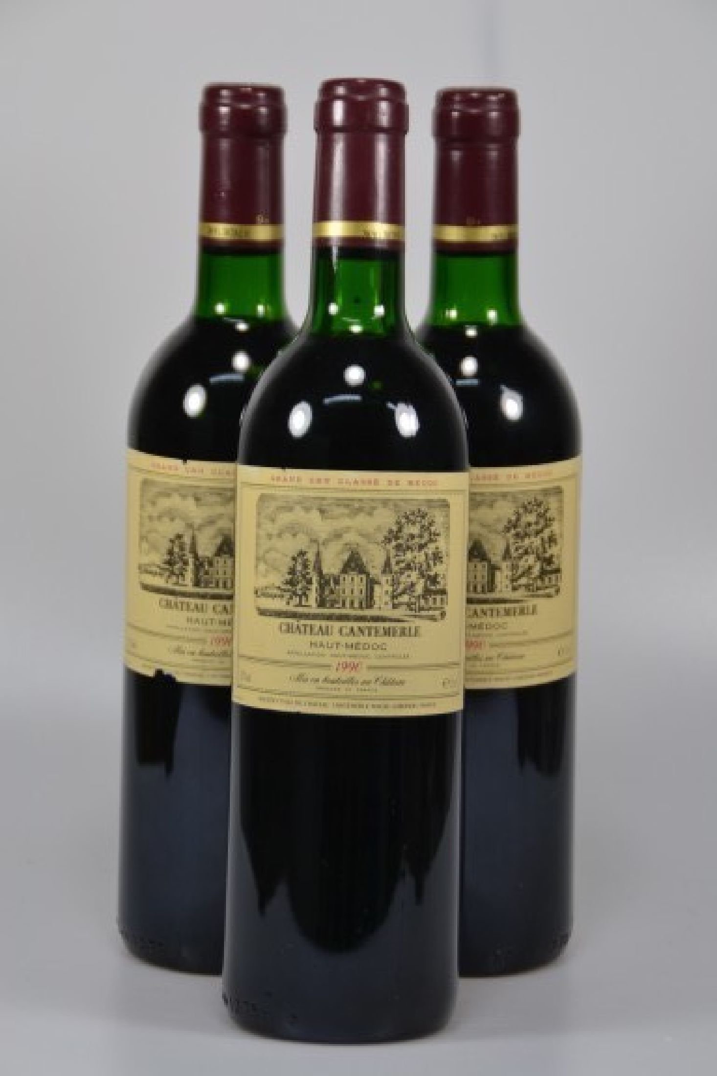 3 Flaschen Chateau Cantemerle, Haut Medoc, 1990, Grand Cru Classe, Füllstand into neck, guter Erhaltungzustand, 75cl