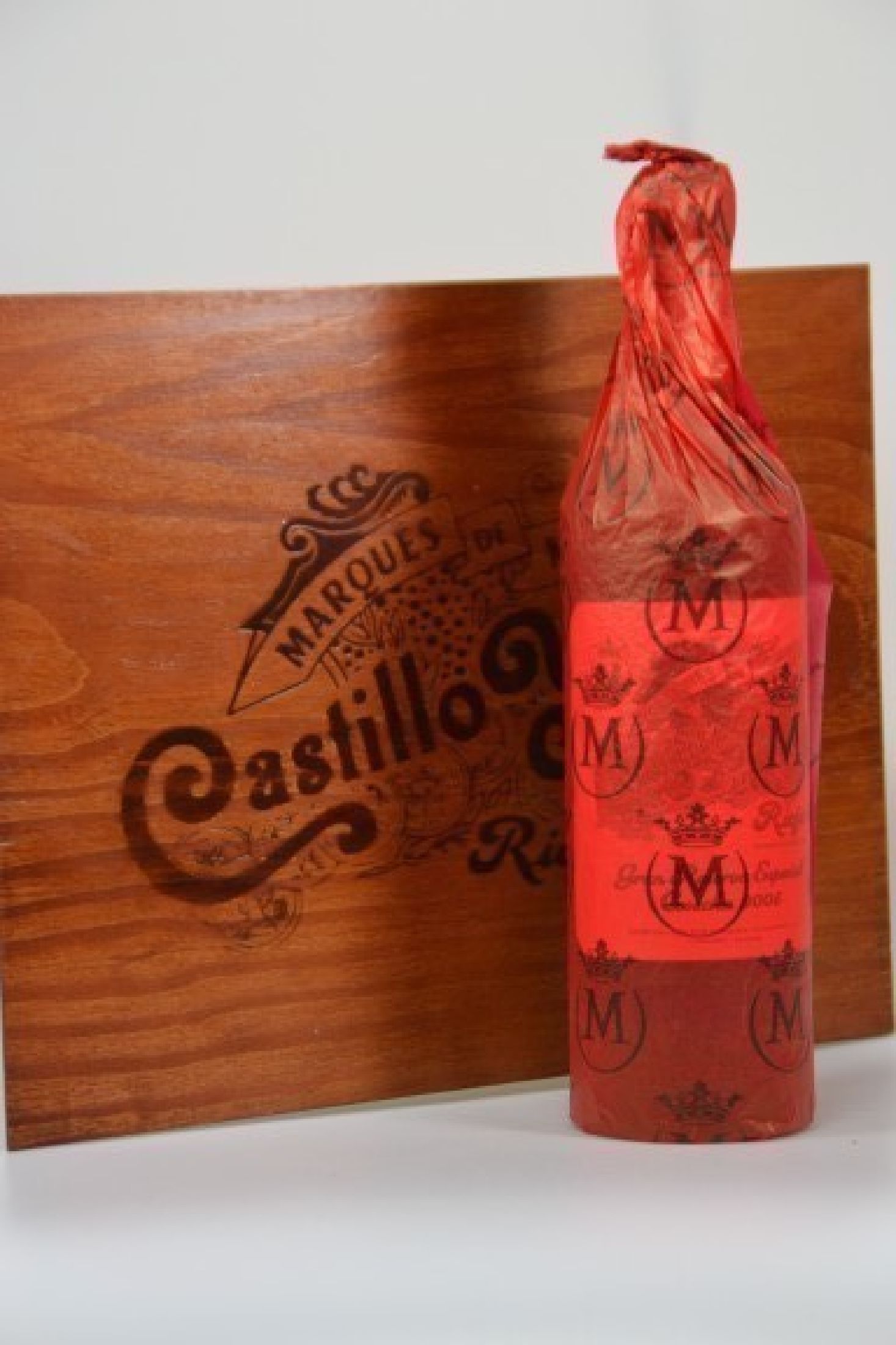 Detail a: 6 Flaschen 2005 Castillo Ygay, Grand Reserva esp. Rioja, Füllstand high fill, guter Erhaltungszustand, originalverpackt in Holzkiste, 750ml