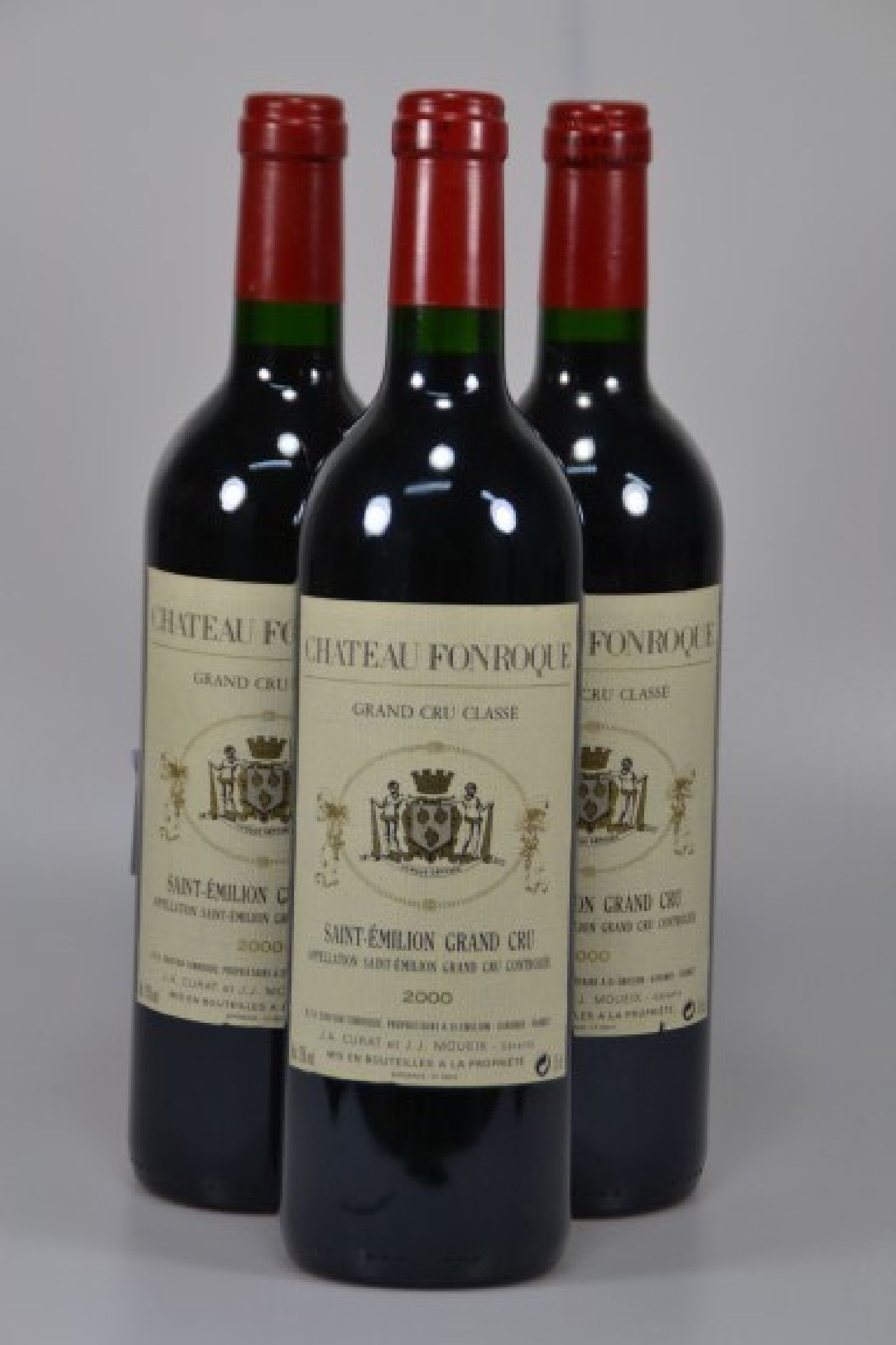 3 Flaschen Chateau Fonroque, Grand Cru Classe, Saint-Emillion Grand Cru, 2000, Füllstand high fill, guter Erhaltungszustand, 75cl