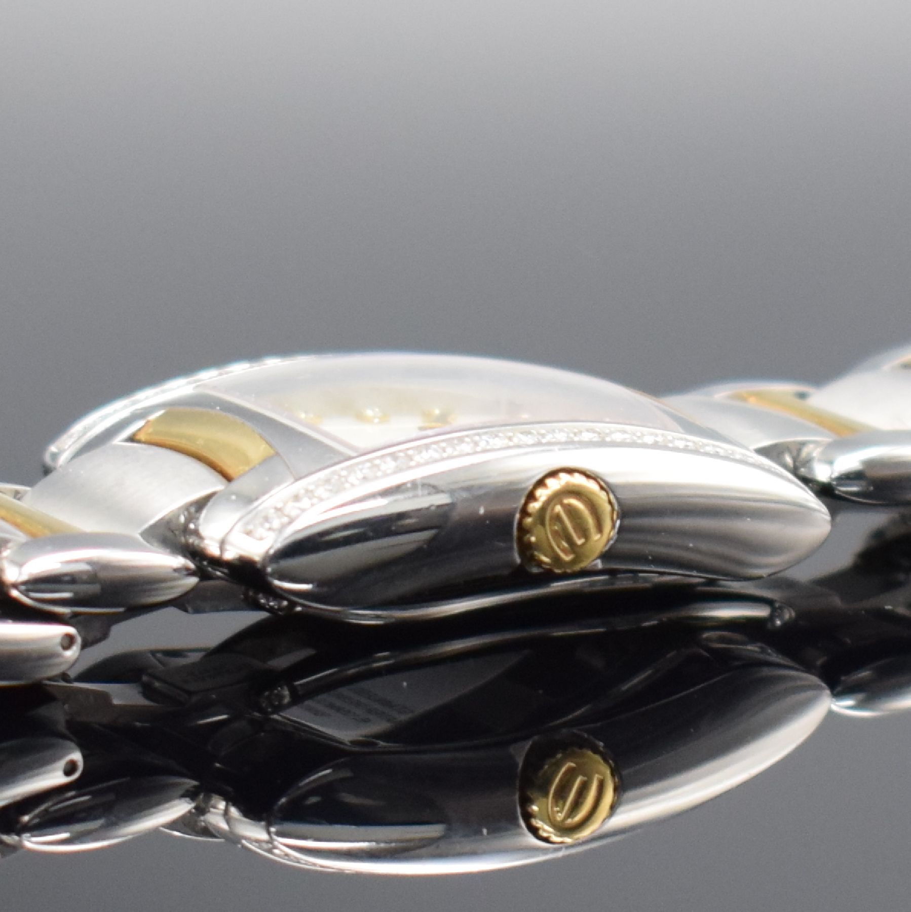 Detail e: EBEL Damenarmbanduhr Brasilia in Stahl/Gold mit Diamanten Referenz 1256M3S, Schweiz um 2010, quarz, Boden 4-fach verschr., orig. Gliederband m. dopp. ...