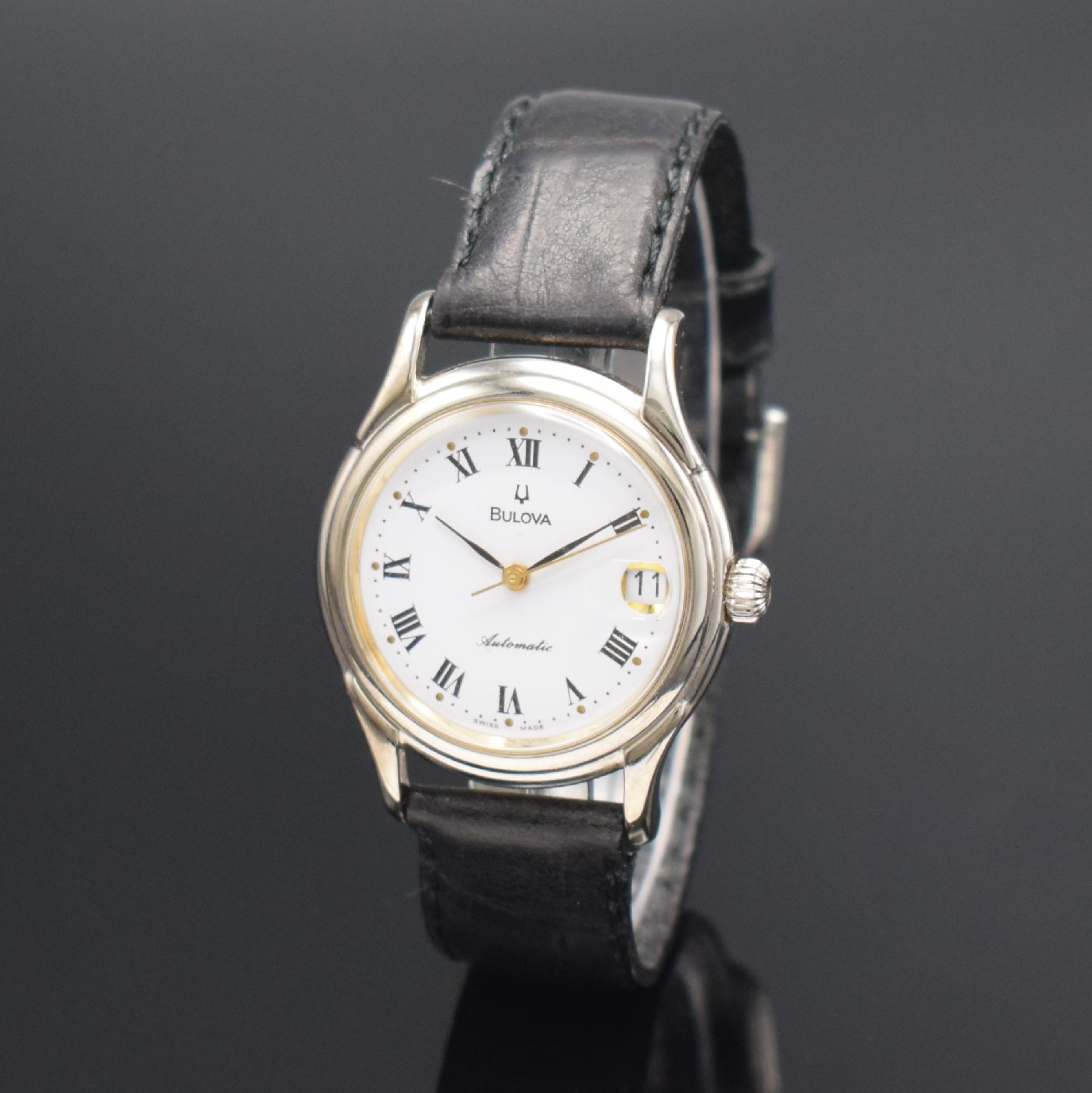 Detail b: BULOVA Armbanduhr, Automatik, Schweiz um 1995, verchr. Gehäuse, beids. vergl., Boden verschr., weißes Zifferbl. m. röm. Zahlen, Datum, verg. Werk ...