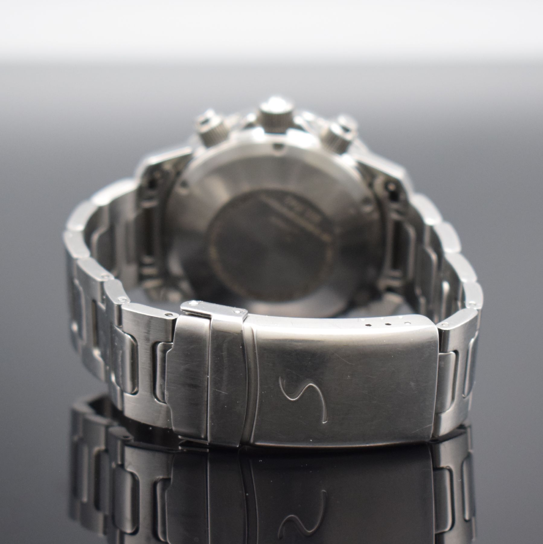 Detail b: SINN Armbandchronograph Referenz 203, Automatik, Schweiz um 1995, Edelstahlgeh. inkl. Gliederband m. Faltschl. & Tauchverlängerung, Boden, Krone & ...