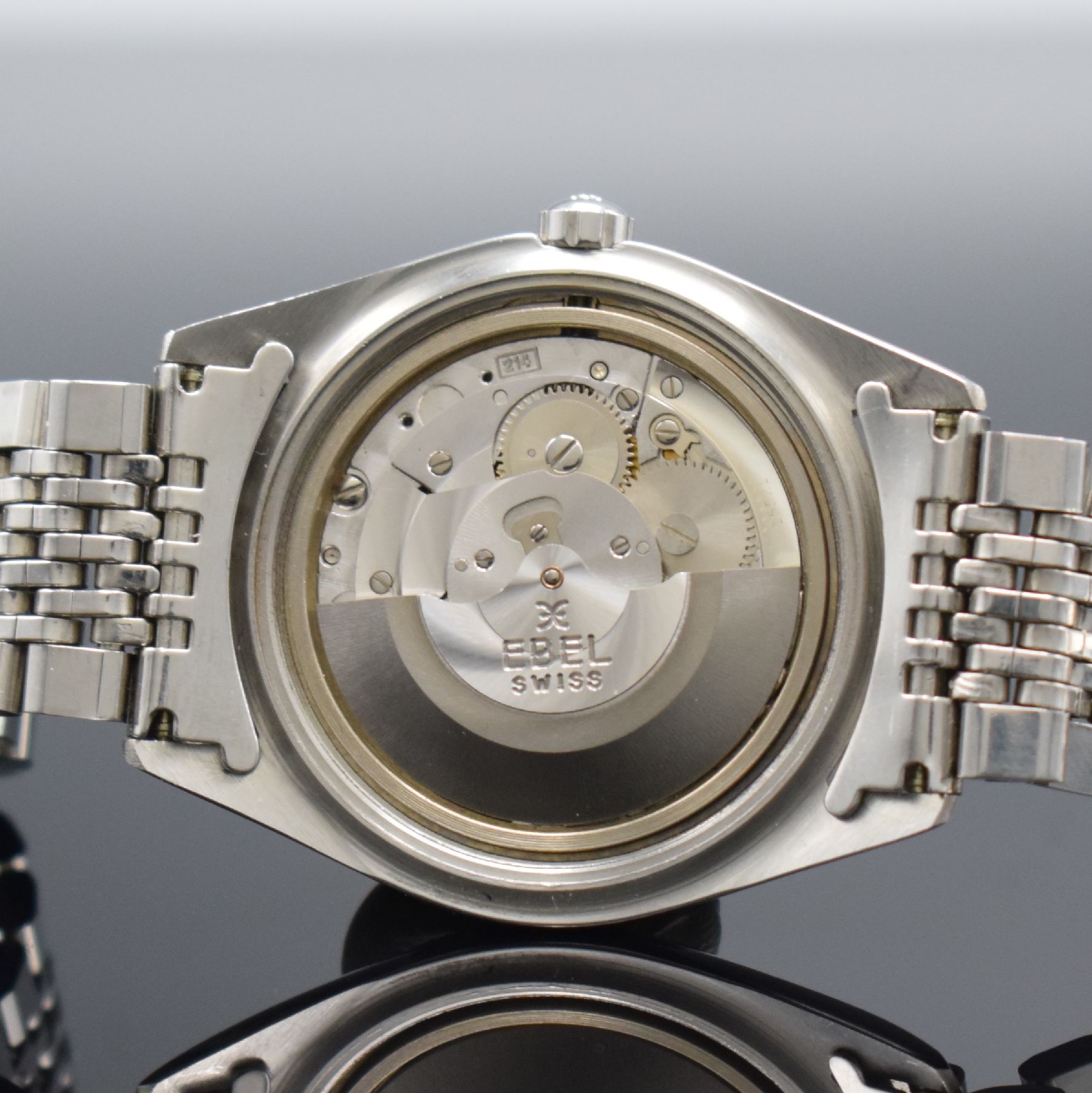 Detail g: EBEL seltener Armbandchronometer Napoleon, Automatik, Schweiz um 1970, Edelstahlgeh. inkl. orig. Gliederband m. Faltschl., Boden verschr., geriffelte ...