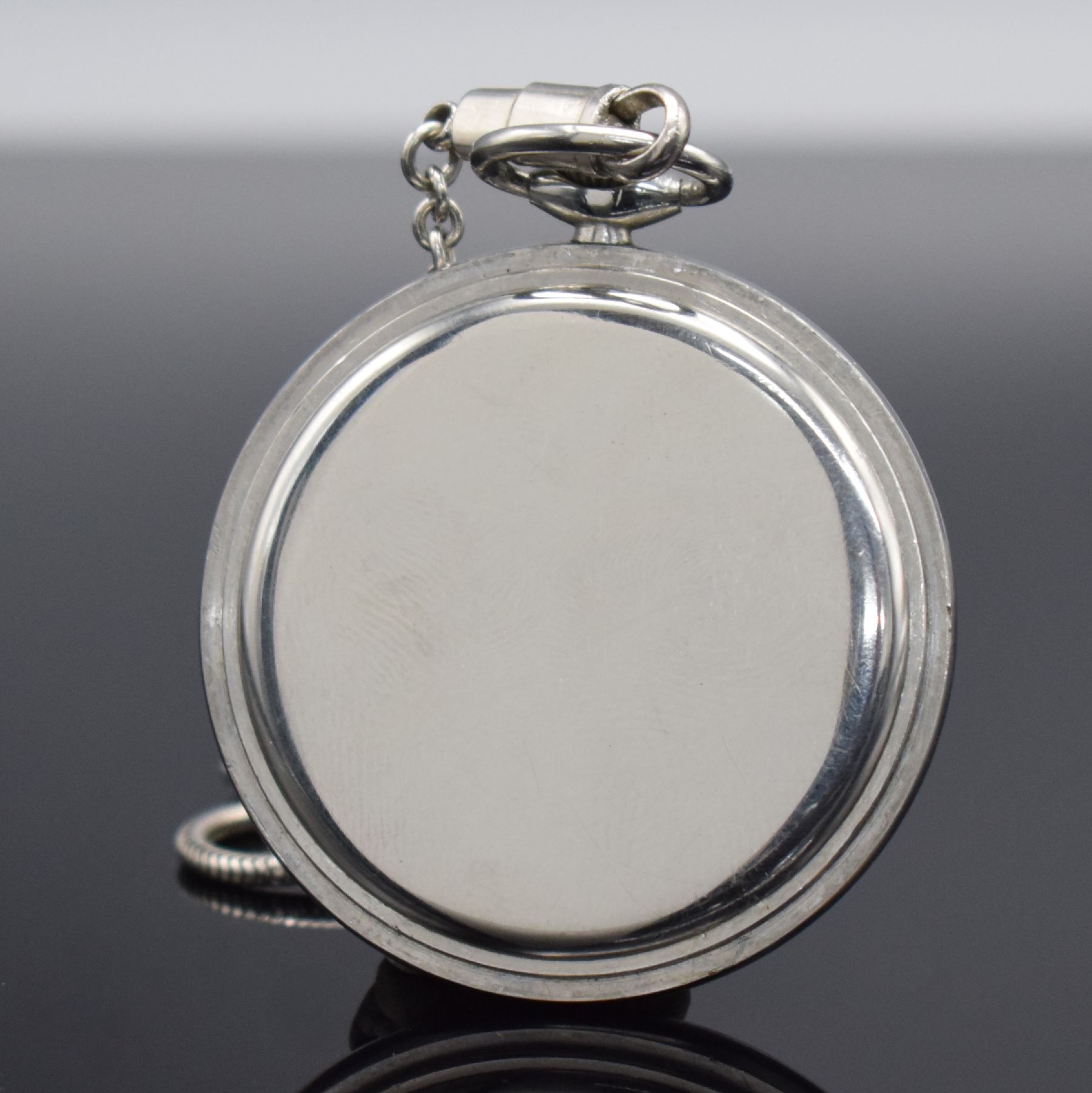 Detail b: IWC offene Taschenuhr mit Kaliber 67, Schweiz um 1936, 3-teil. Stahlgeh., Boden & Glasrand aufgedr., Emailzifferbl. m. arab. Zahlen, gebl. Zeiger, ...