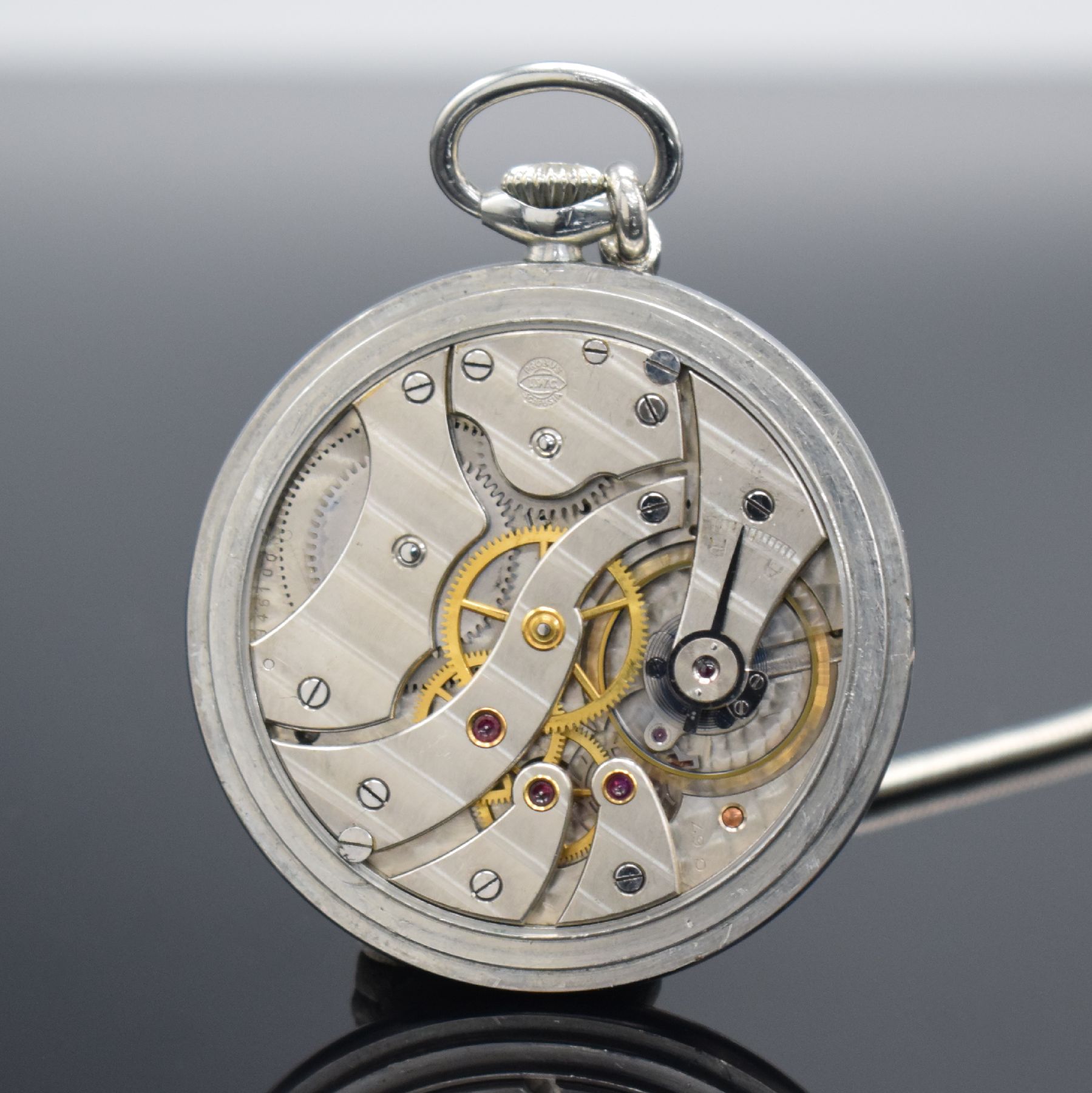 Detail c: IWC offene Taschenuhr mit Kaliber 67, Schweiz um 1936, 3-teil. Stahlgeh., Boden & Glasrand aufgedr., Emailzifferbl. m. arab. Zahlen, gebl. Zeiger, ...