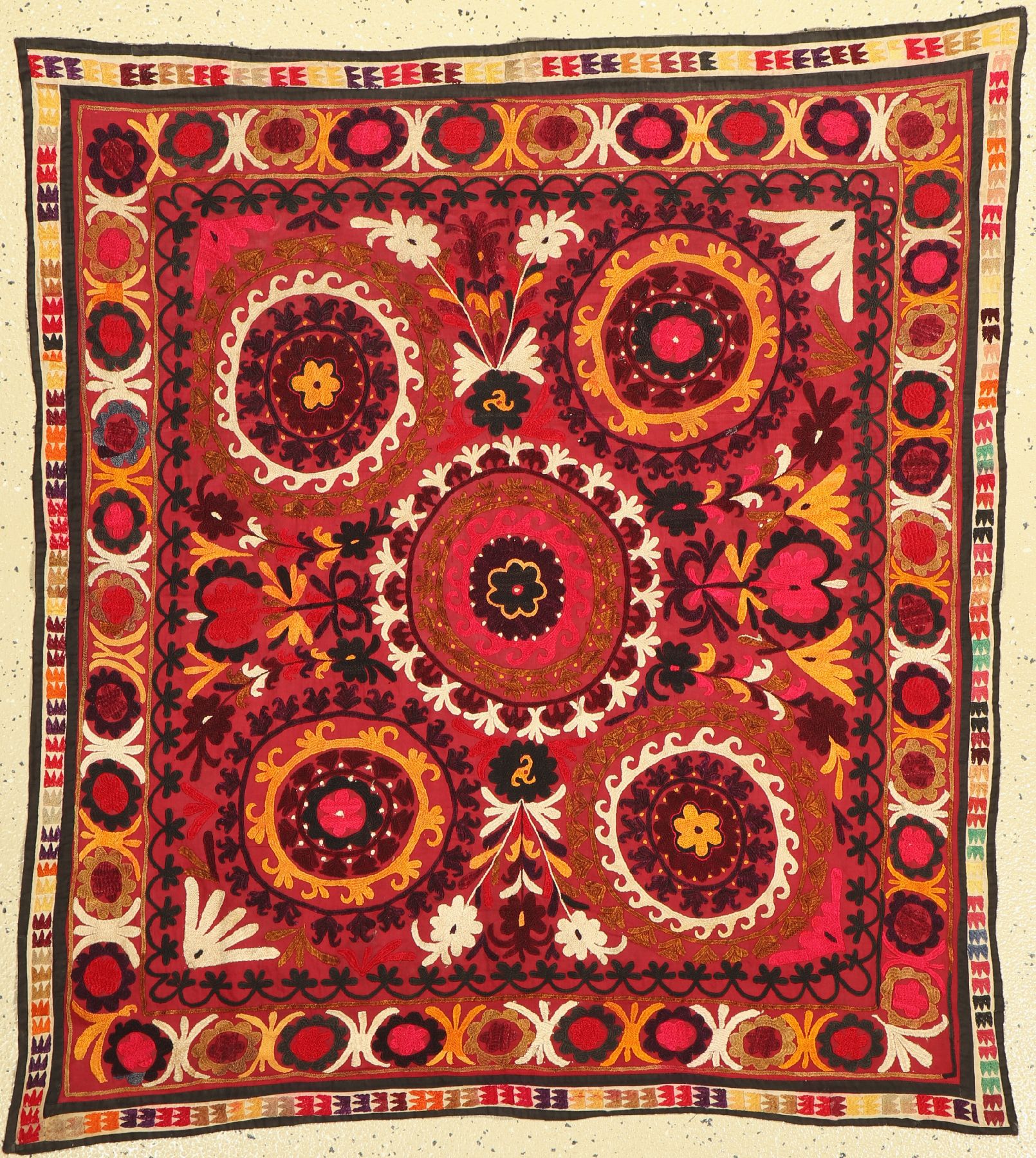 Susani(Stickerei), Uzbekistan, um 1930, Seidenstickerei, ca. 109 x 98 cm, EHZ: 2