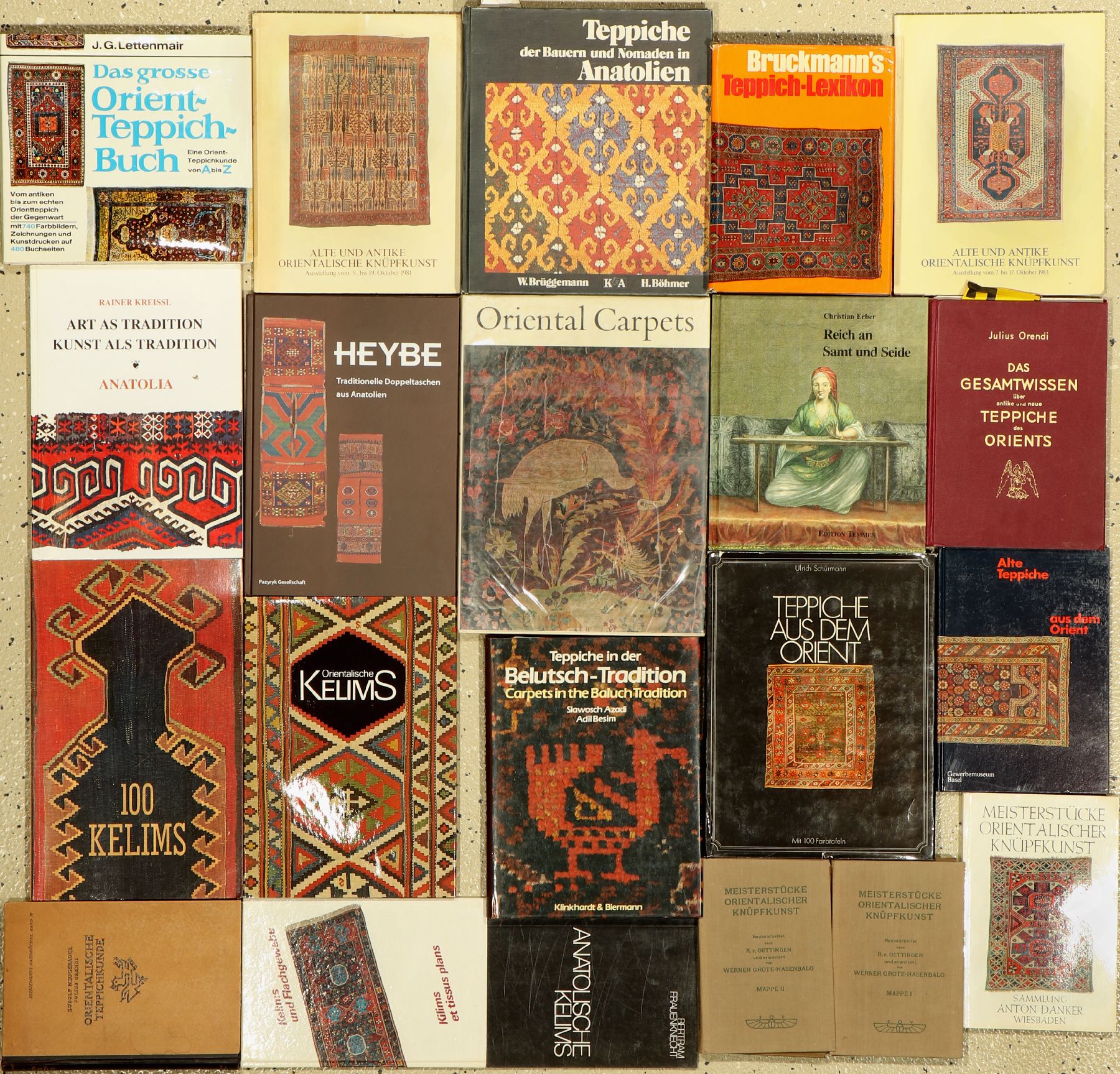 Konvolut aus 22 Teppichbücher, z.B. 100 Kelims von Yanni Petsopoulos, Teppiche der Bauern und Nomaden in Anatolien von W.Brüggmann & H.Böhmer.