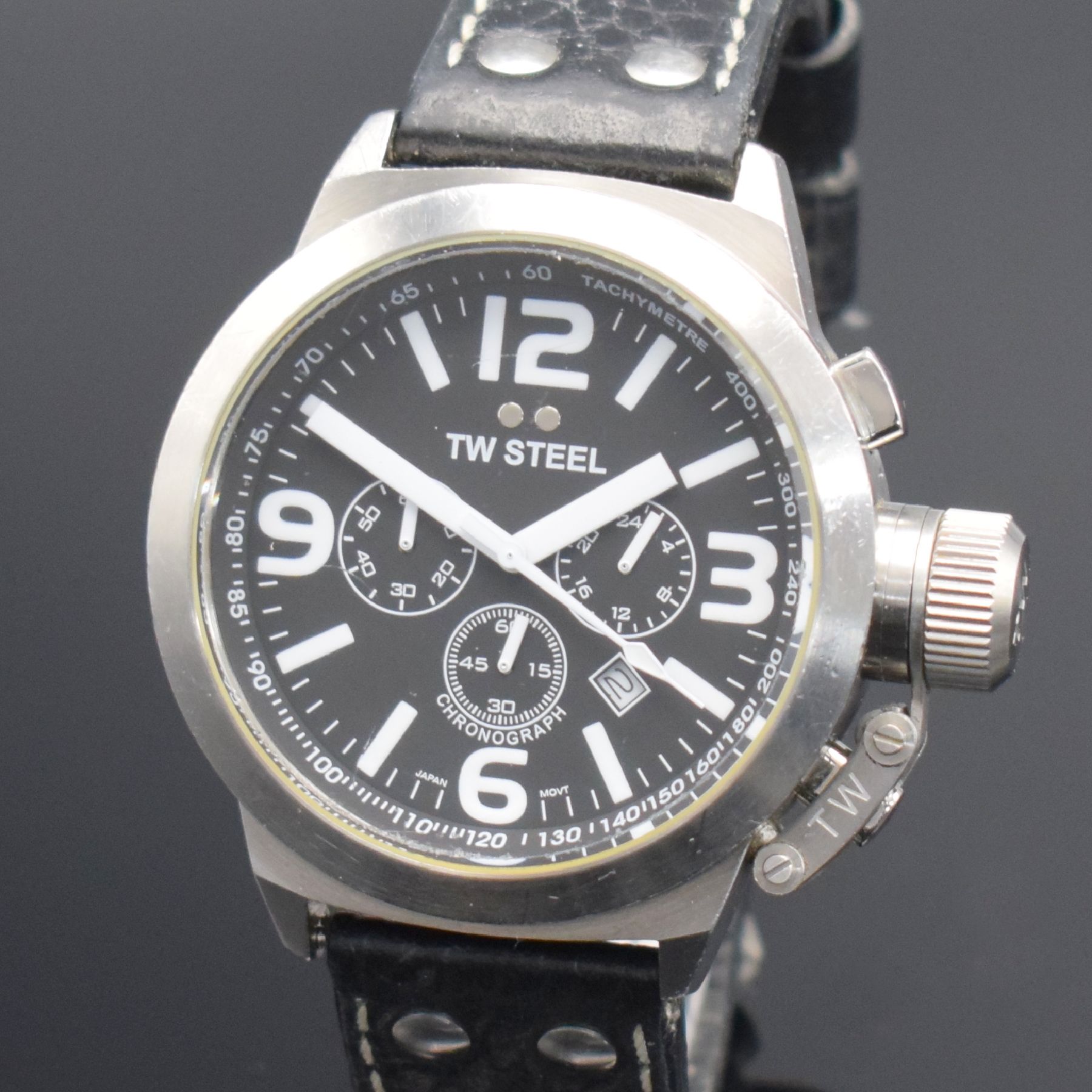Detail c: TW STEEL Herrenarmbanduhr mit Chronograph in Stahl Referenz TW6, quarz, Krone unter verschr. Verschlusskappe, Boden verschr., neutr. Lederband m. ...