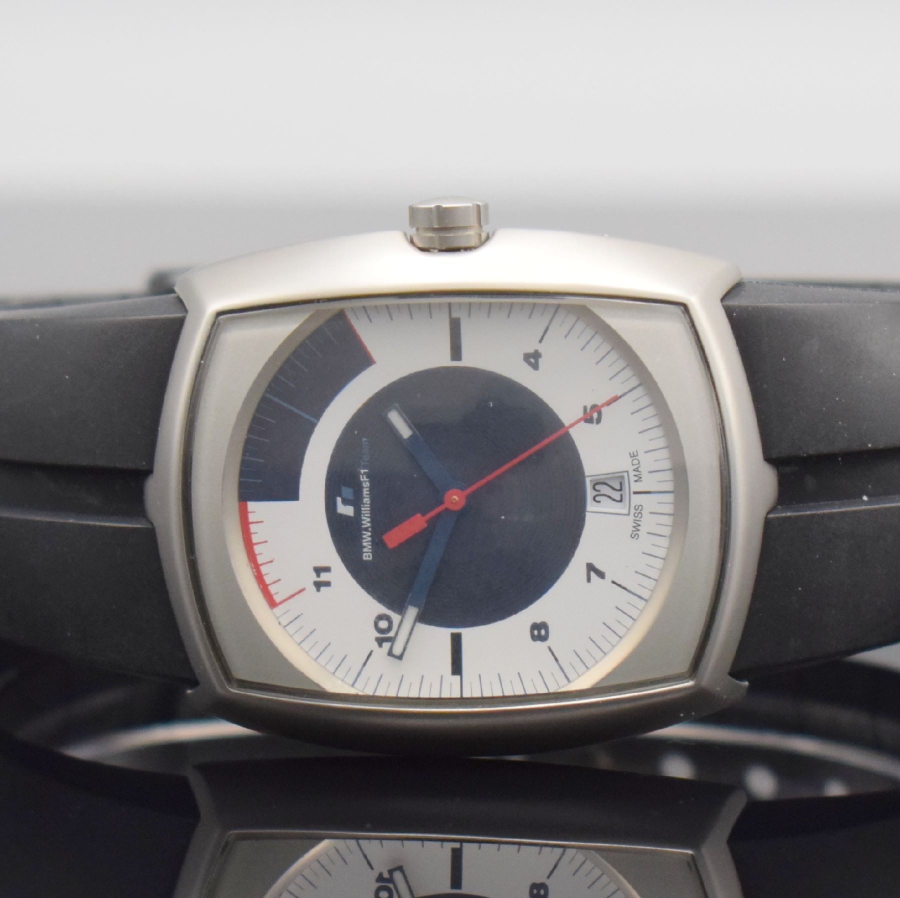 Detail a: BMW WILLIAMS F1 Team Armbanduhr in Stahl, Schweiz um 2003, quarz, matt. Geh., Boden 4- fach verschr., orig. Kautschukband m. orig. Dornschl., ...