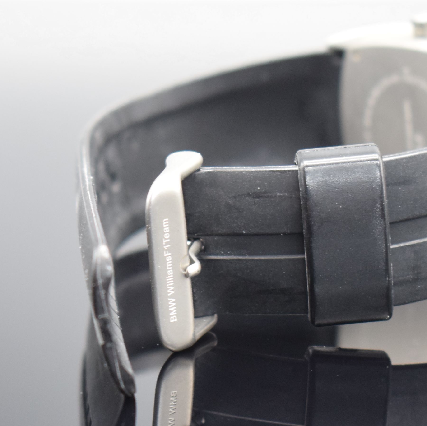 Detail d: BMW WILLIAMS F1 Team Armbanduhr in Stahl, Schweiz um 2003, quarz, matt. Geh., Boden 4- fach verschr., orig. Kautschukband m. orig. Dornschl., ...