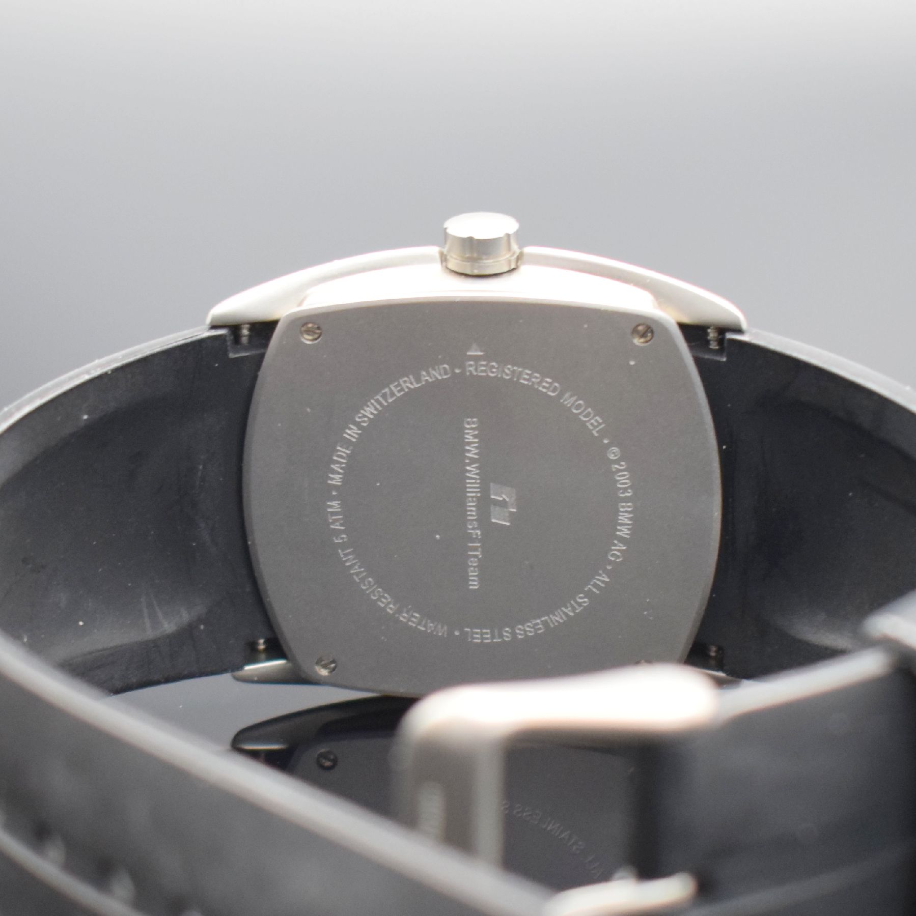 Detail e: BMW WILLIAMS F1 Team Armbanduhr in Stahl, Schweiz um 2003, quarz, matt. Geh., Boden 4- fach verschr., orig. Kautschukband m. orig. Dornschl., ...