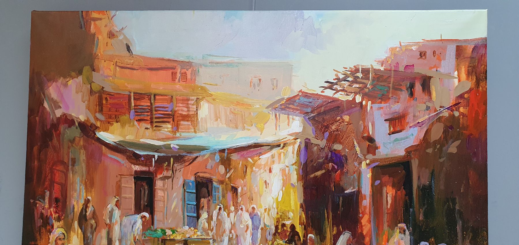 Detail j: Abbas Al-Mosawi, geb. 1952, Soukszene/orientalischer Markt im Abendlicht, reiche Figurenstaffage mit Händlern und Besuchern im Gespräch, li. u. ...