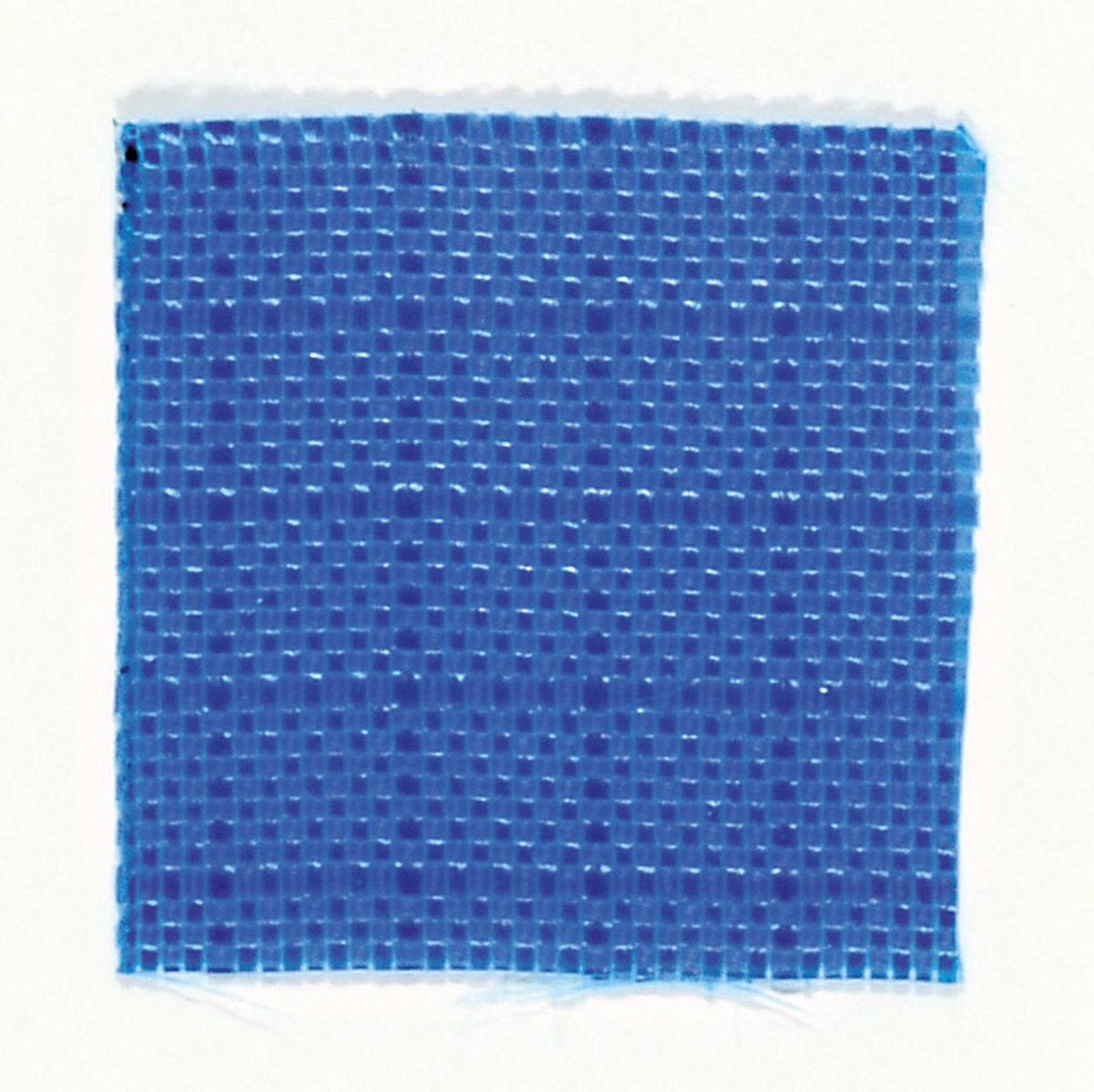 Christo, 1935 - 2020, Lot aus zwei Teilen: a. Multiple "Umbrellas Blue", PP., unter Glas, Rahmen 43 x 53 cm, b. kleines originales ...