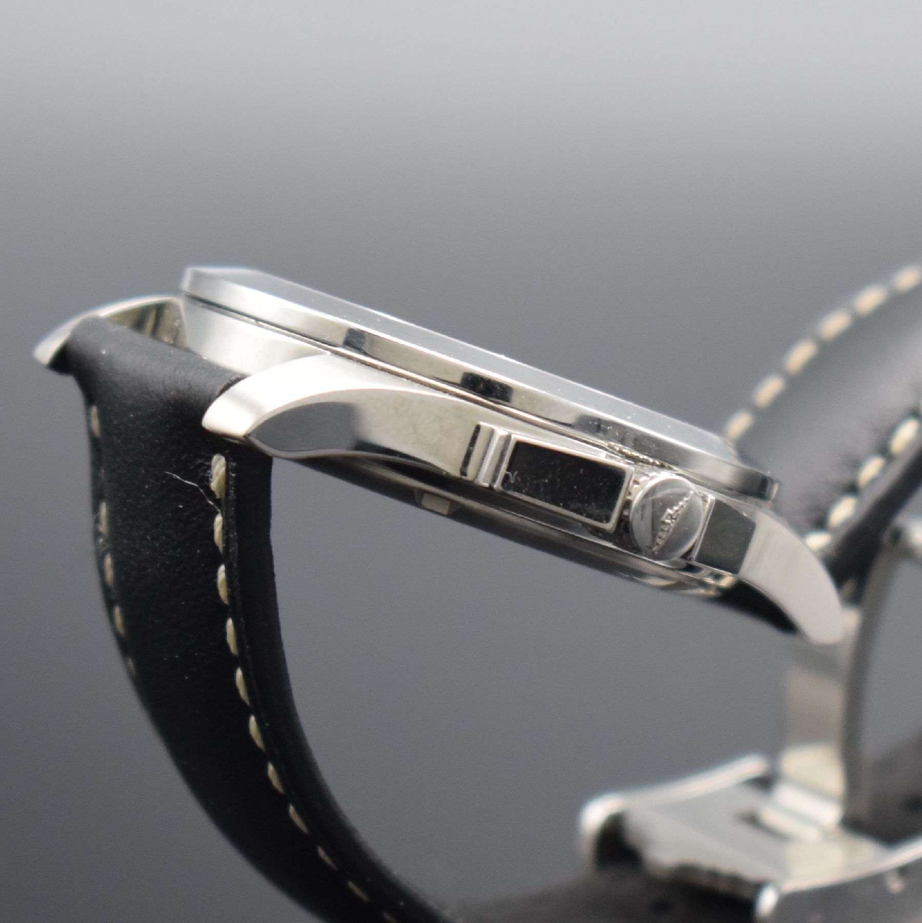 Detail e: LONGINES Armbanduhr Conquest Referenz L3.377.4, quarz, Edelstahlgeh. inkl. orig. Lederband m. dopp. Faltschl., Boden & Krone verschr., ab Herst. ...