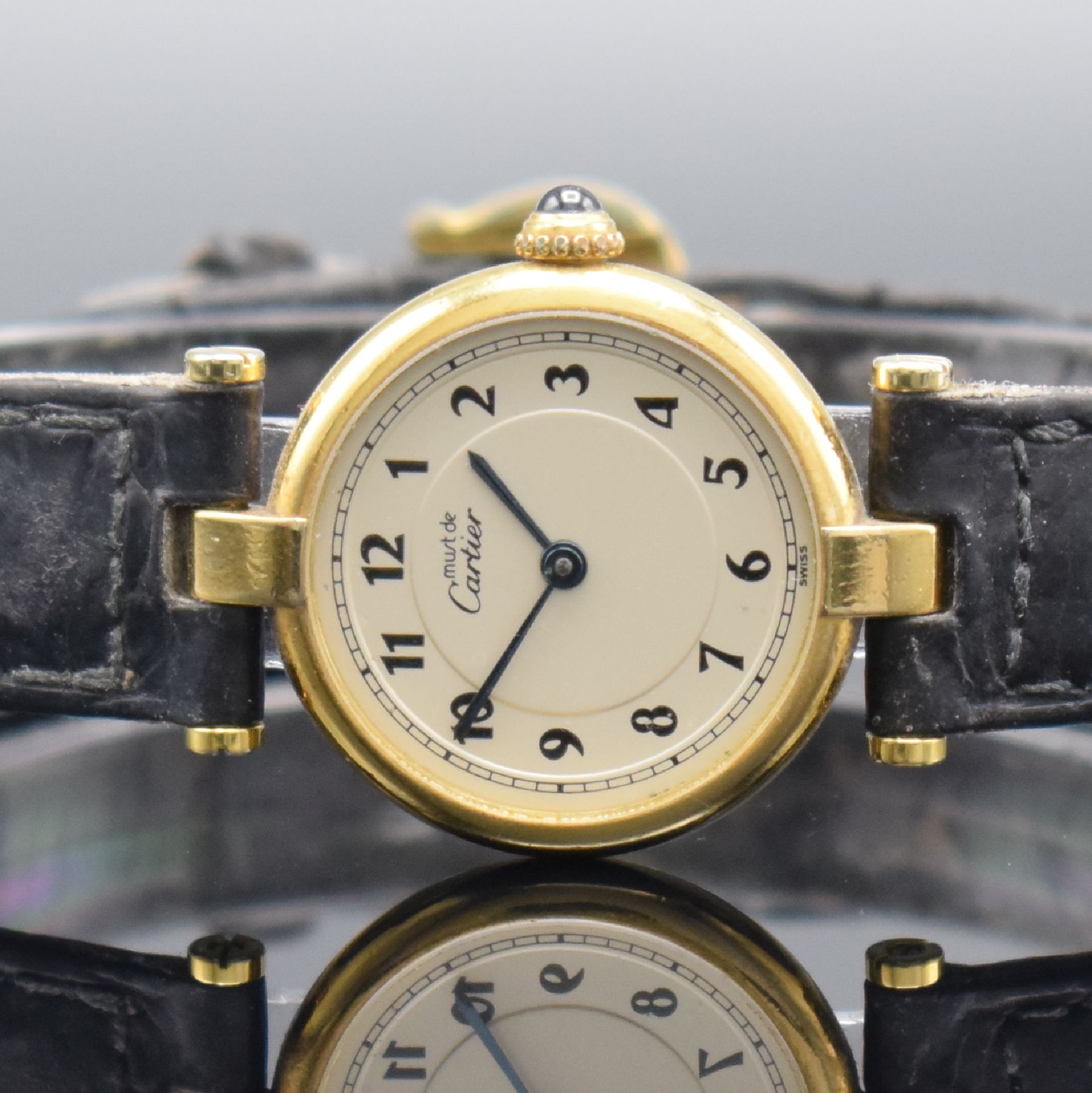 Detail a: CARTIER Damenarmbanduhr Vermeil Referenz 590004, quarz, verg. Silbergeh. inkl. Lederband (zu ern.) m. orig. Dornschl., Boden 2-fach verschr., ...