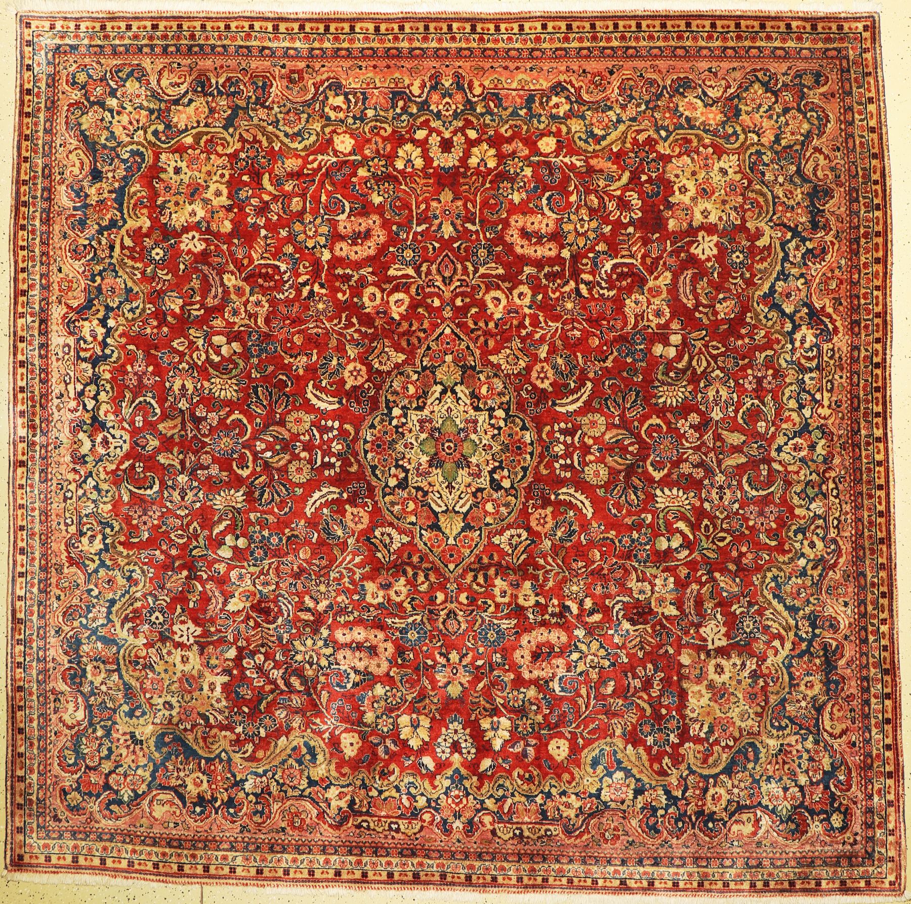 Us Re-Import Sarogh, Persien, um 1930/1940,Korkwolle, ca. 264 x 270 cm, EHZ: 2(Sehr guter Zustand).