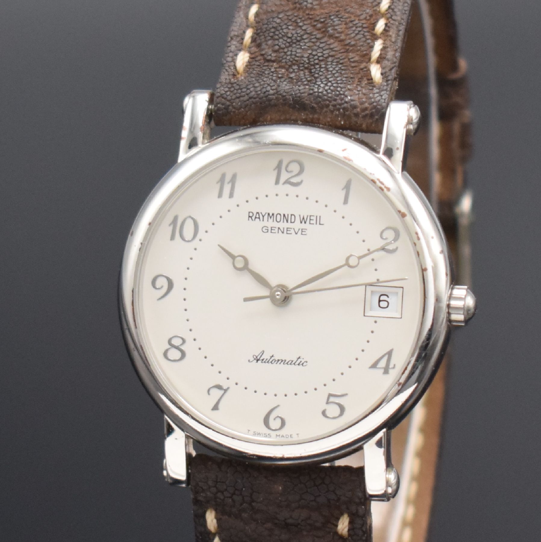 Detail a: RAYMOND WEIL Herrenarmbanduhr, Schweiz um 2000, Automatik, Edelstahlboden aufgedr., silb. Zifferbl. m. arab. Zahlen, silb. Zeiger, Datum b. 3, Kal. ...