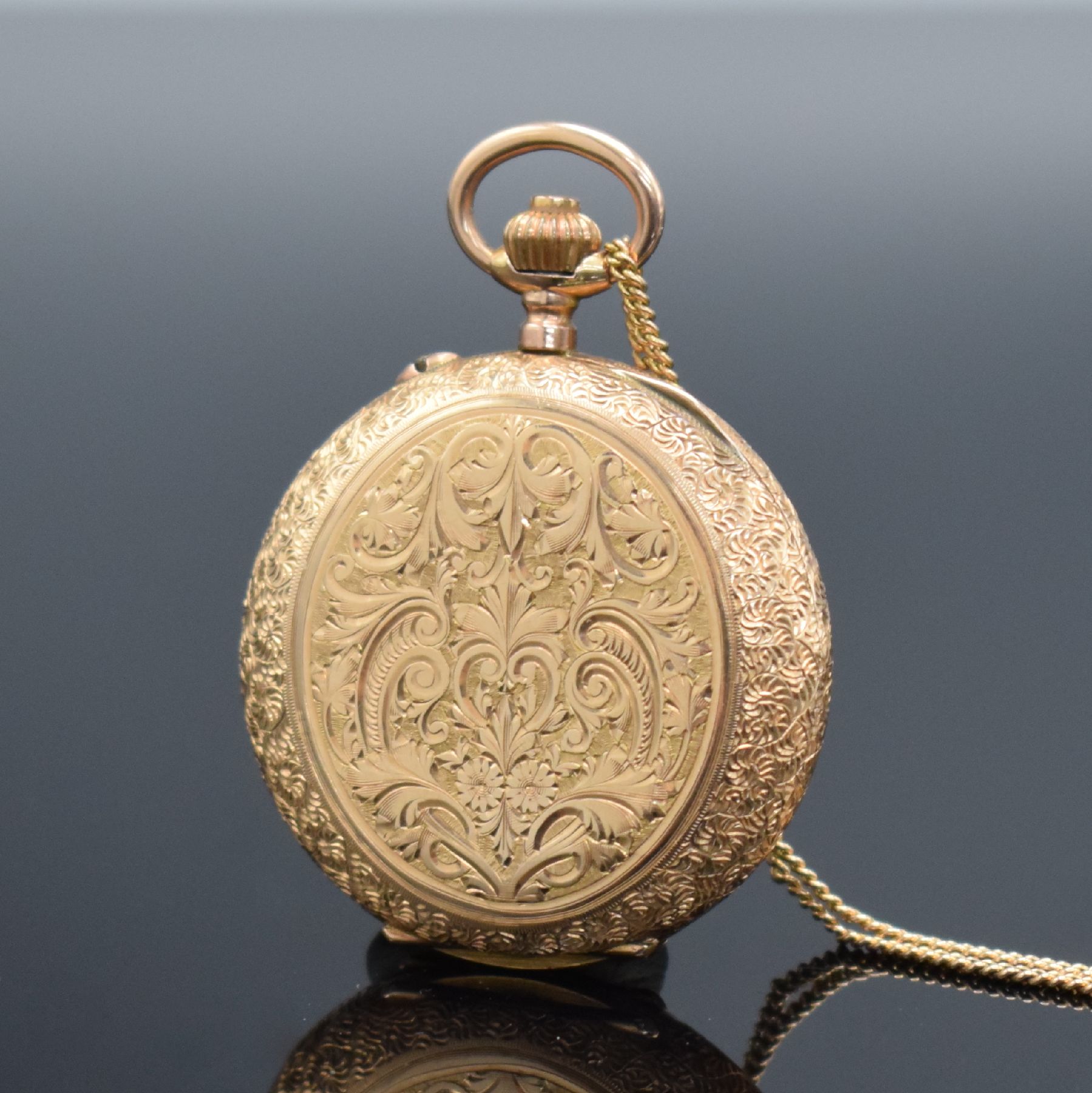 Detail c: MONOPOL / DÜRRSTEIN Damensavonette in GG 585/000 mit Kette in GG 585/000, Schweiz um 1900, floral grav. 2 Deckel-Goldgeh. dell., Metallcuvette, ...