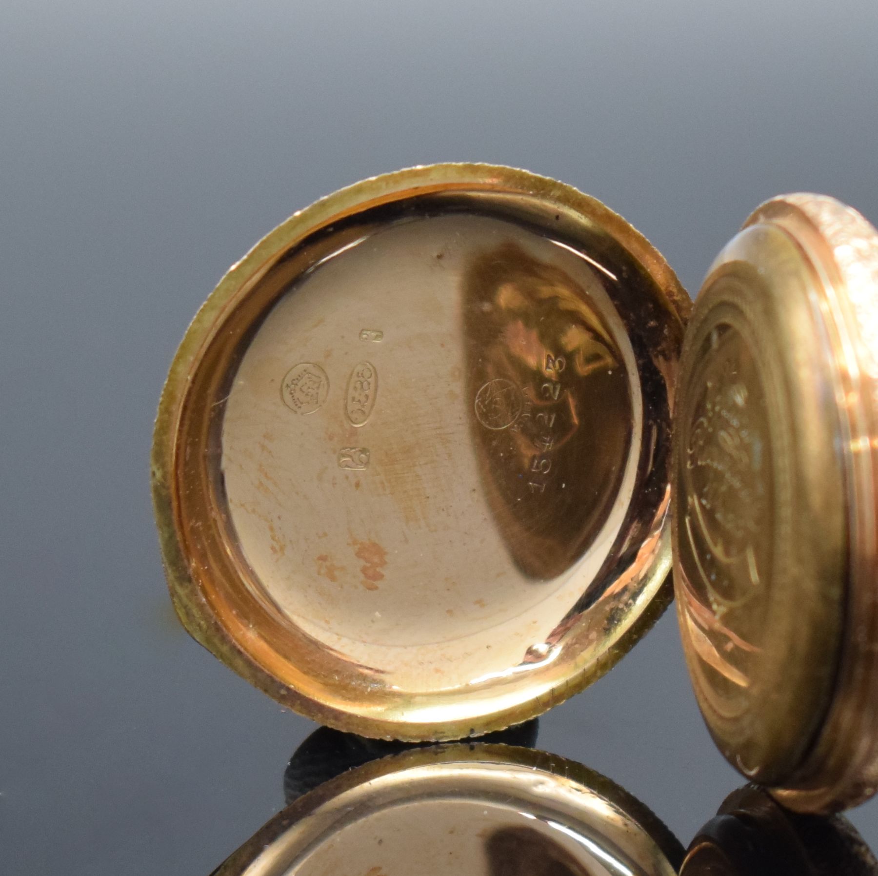 Detail d: MONOPOL / DÜRRSTEIN Damensavonette in GG 585/000 mit Kette in GG 585/000, Schweiz um 1900, floral grav. 2 Deckel-Goldgeh. dell., Metallcuvette, ...