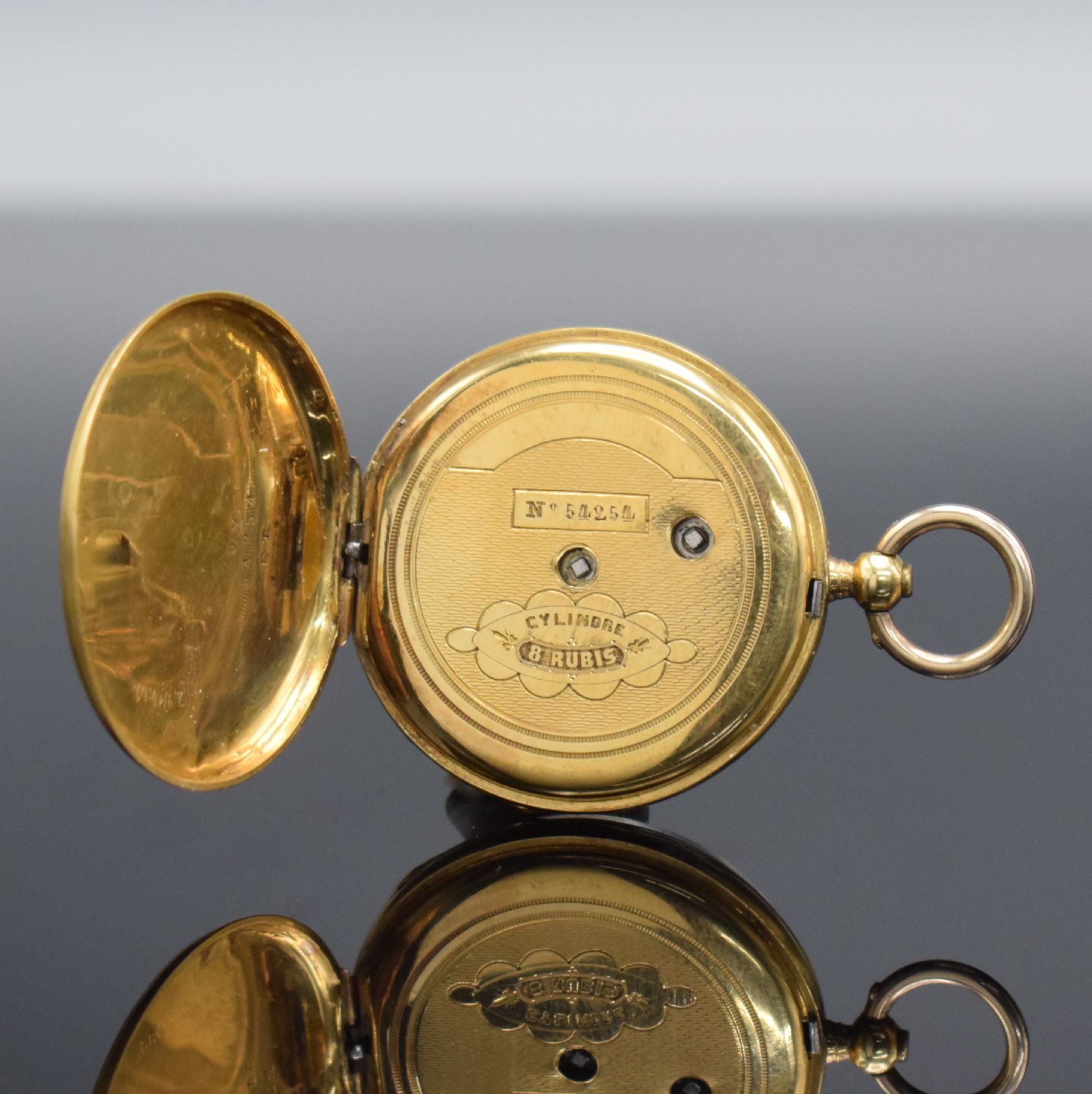 Detail c: Offene Damentaschenuhr in GG 750/000 mit Emailarbeit, Schweiz um 1870, 2-Deckel Goldgeh. dell., Emailzifferbl. m. röm. Zahlen, gebl. Zeiger, ...