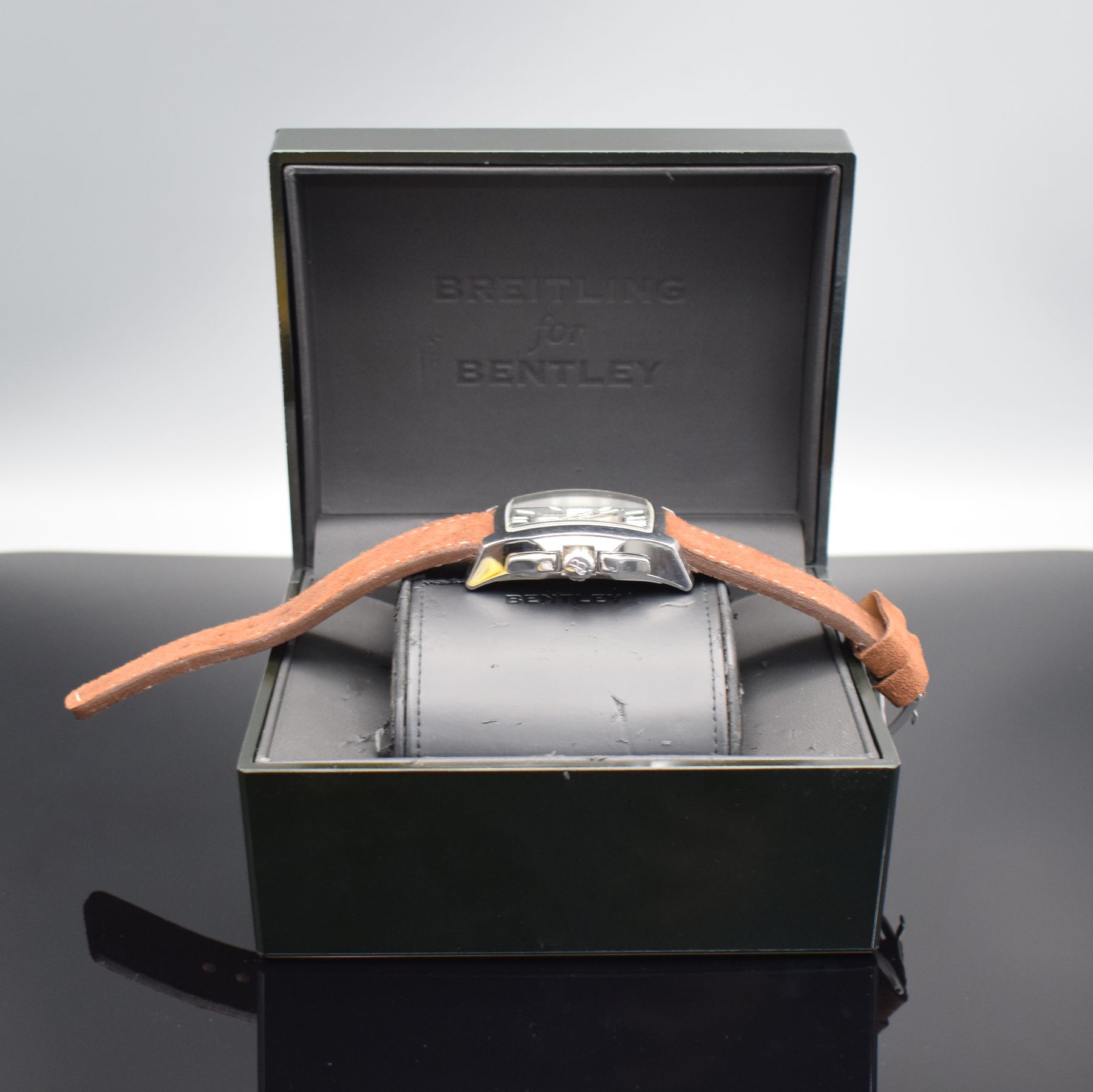 Detail e: BREITLING for Bentley Armbandchronograph Flying B Referenz A44365-1012, Automatik, Chronometer in Edelstahl inkl. neutr. Lederband, Boden 8-fach ...