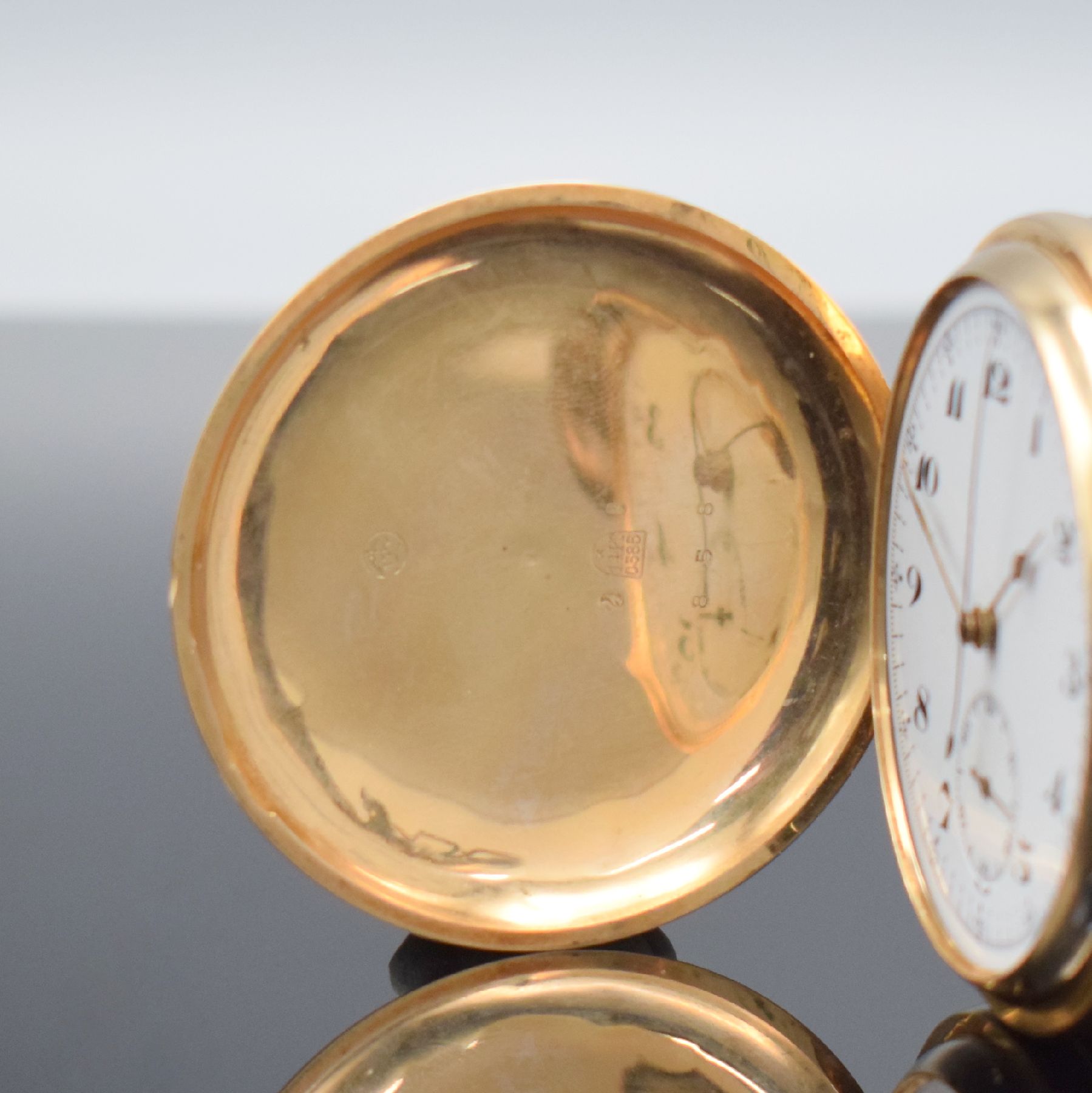 Detail a: Savonette in RG 585/000 mit Repetition & Chronograph, Schweiz um 1900, 2-Deckel Goldgeh., Emailzifferbl. m. arab. Zahlen, verg. Werk m. Schr.-Unr. & ...