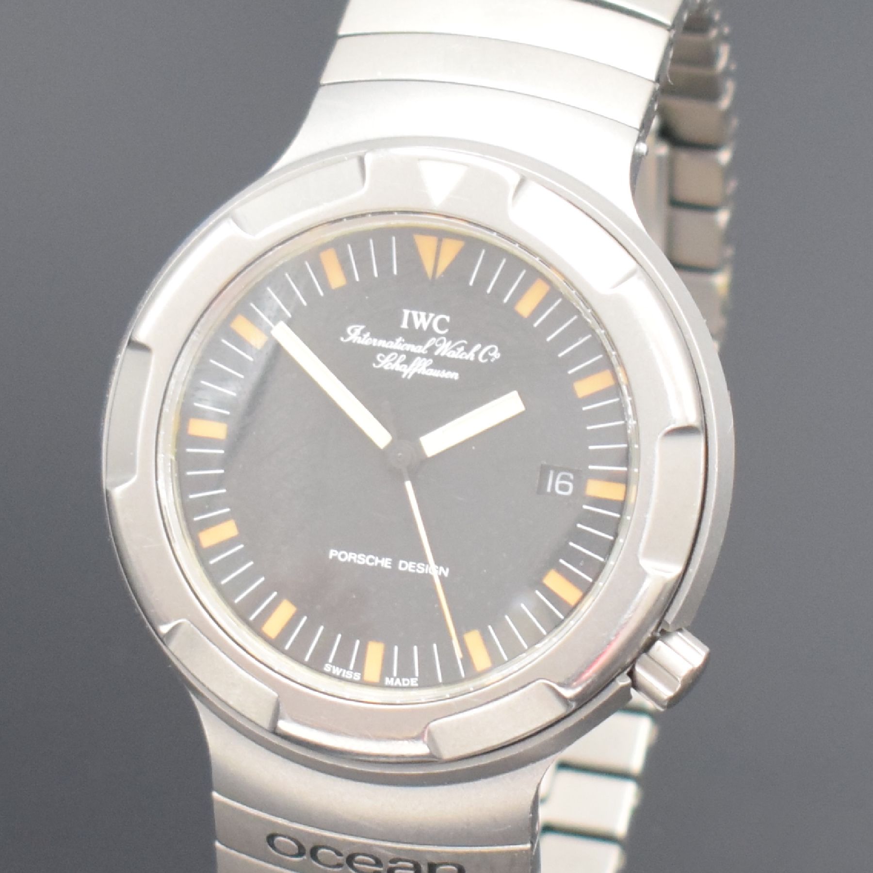 Detail c: IWC Herrenarmbanduhr im Porsche Design Modell Ocean 2000 Referenz 3500, Automatik, Schweiz um 1990, Titangeh. inkl. Titanband m. Faltschl., Boden & ...