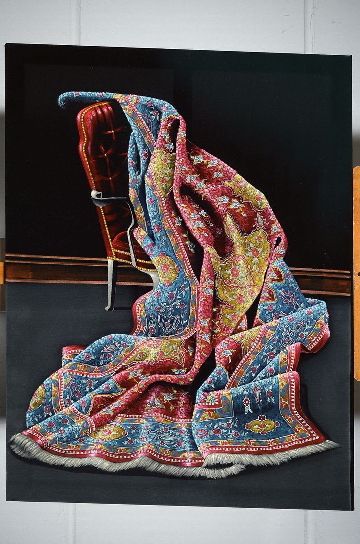 Detail k: Parinaz Bajalanlou, geb. 1985, zeitgenössische iranische Künstlerin, lebt und arbeitet in der Türkei, hier: Teppich über dem Stuhl, Öl auf ...