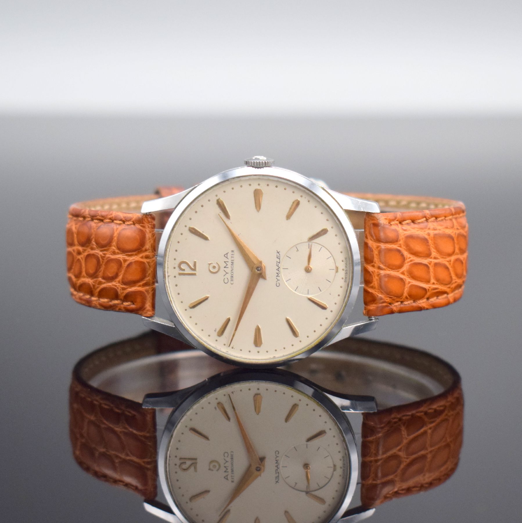 CYMA Chronometer Cymaflex Referenz 586 K Herrenarmbanduhr 36 mm, Schweiz um 1955, Handaufzug, verchr. Geh., Stahlboden aufgedr., silb. Zifferbl. m. ...