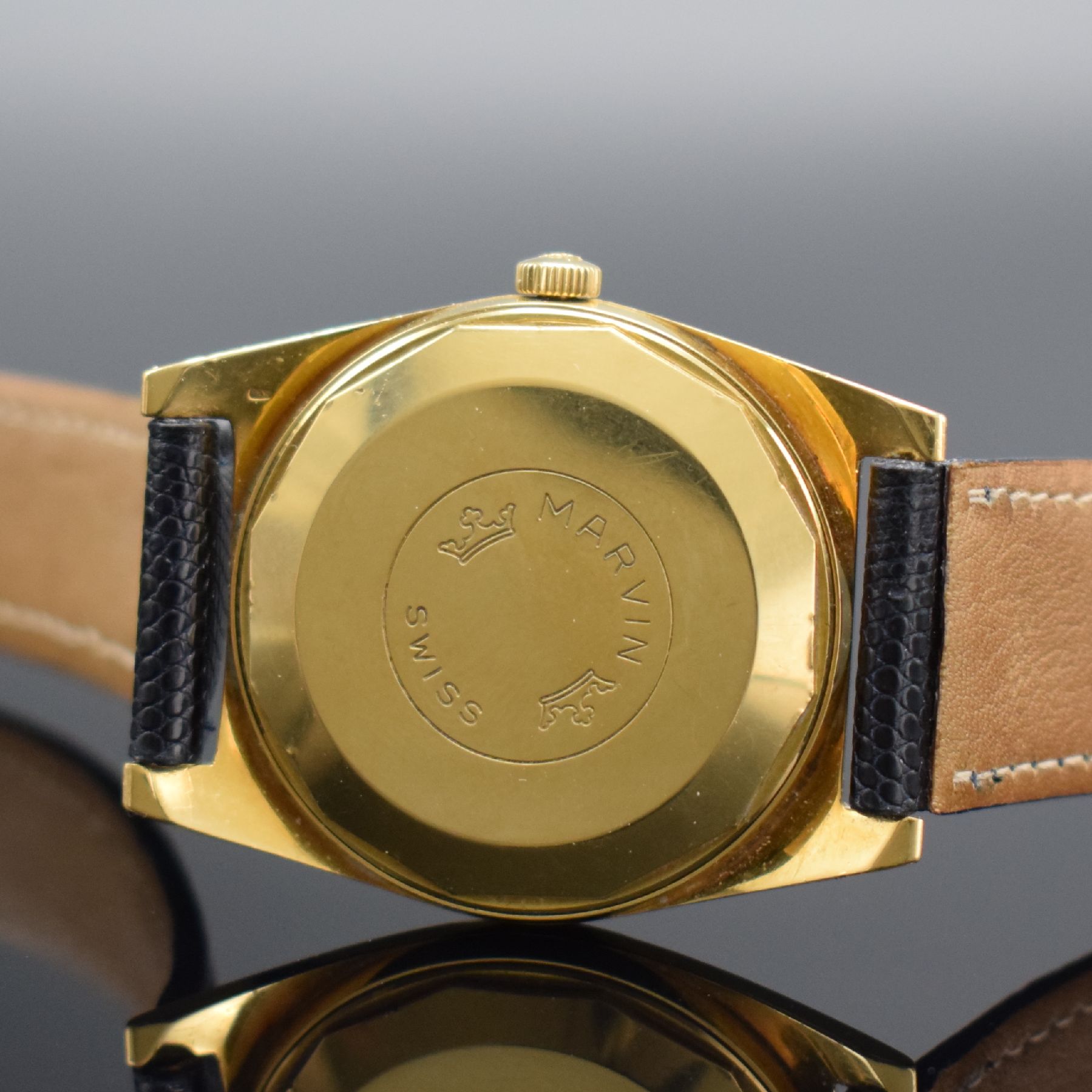 Detail e: MARVIN Chronometer Flying Dutchman seltene Armbanduhr, Schweiz um 1955, Automatik, 2- teil. Geh. in GG 750/000, Boden geschr., Glasrand aufgedr., ...