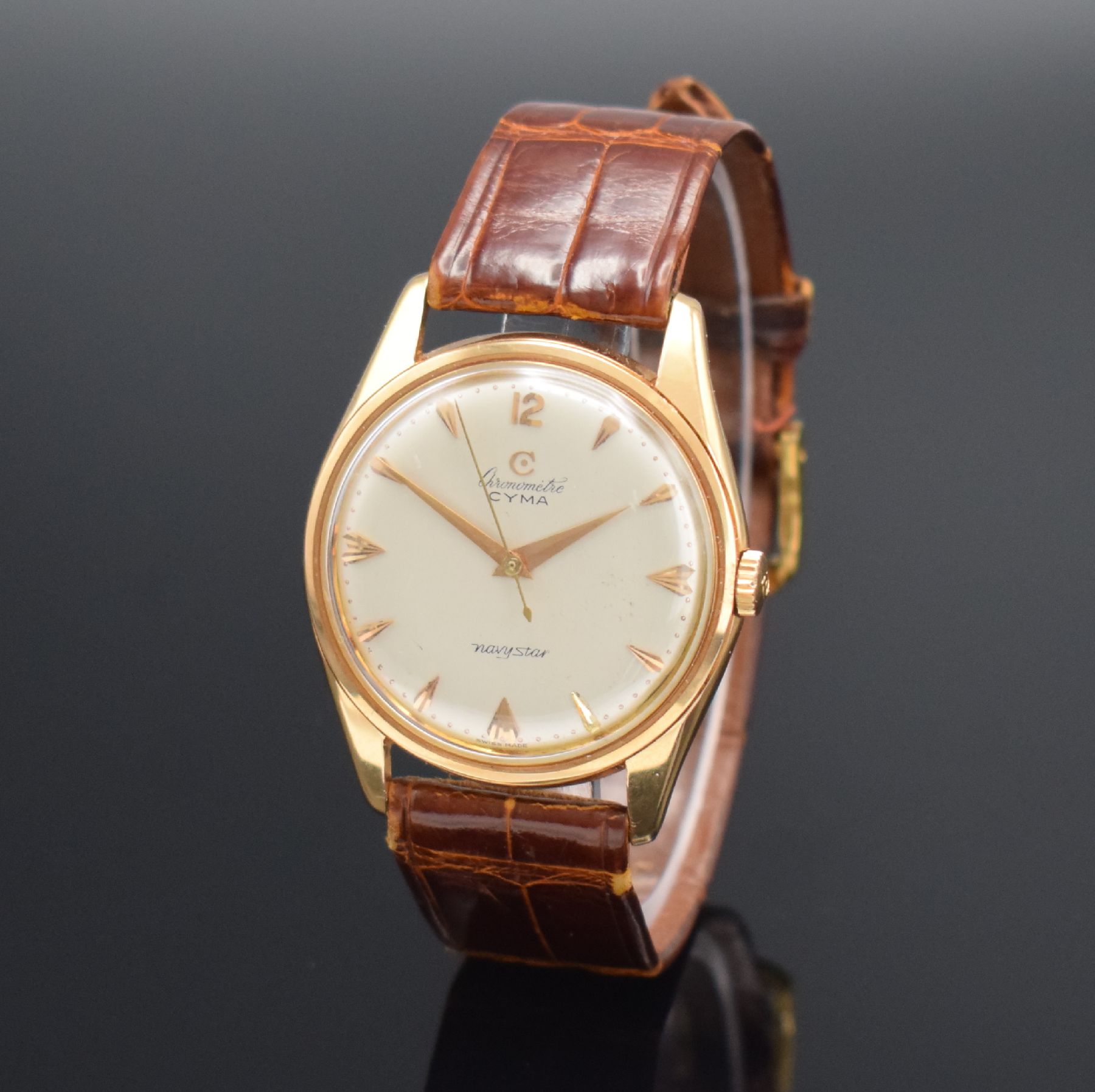 Detail b: CYMA Navystar Chronometer seltene Herrenarmbanduhr in RoseG 750/000, Schweiz um 1960, Handaufzug, 2-teil. Geh., Boden geschr., silb. Zifferbl. m. ...