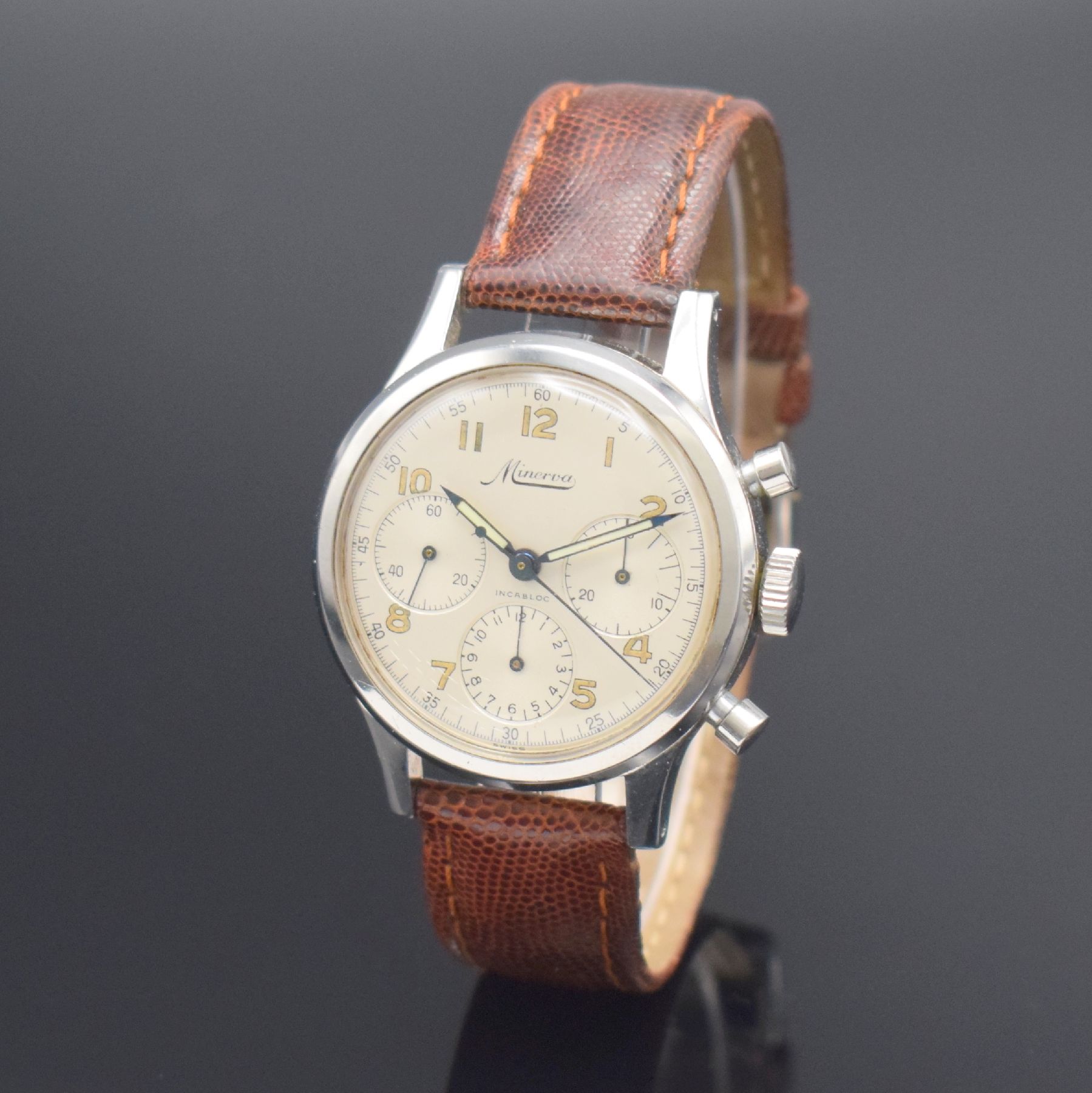 Detail b: MINERVA Herrenarmbanduhr mit Chronograph Referenz VD 712 in Stahl, Schweiz um 1960, Handaufzug, Geh., Zifferbl. & Werk sign., Boden geschr., Glasrand ...