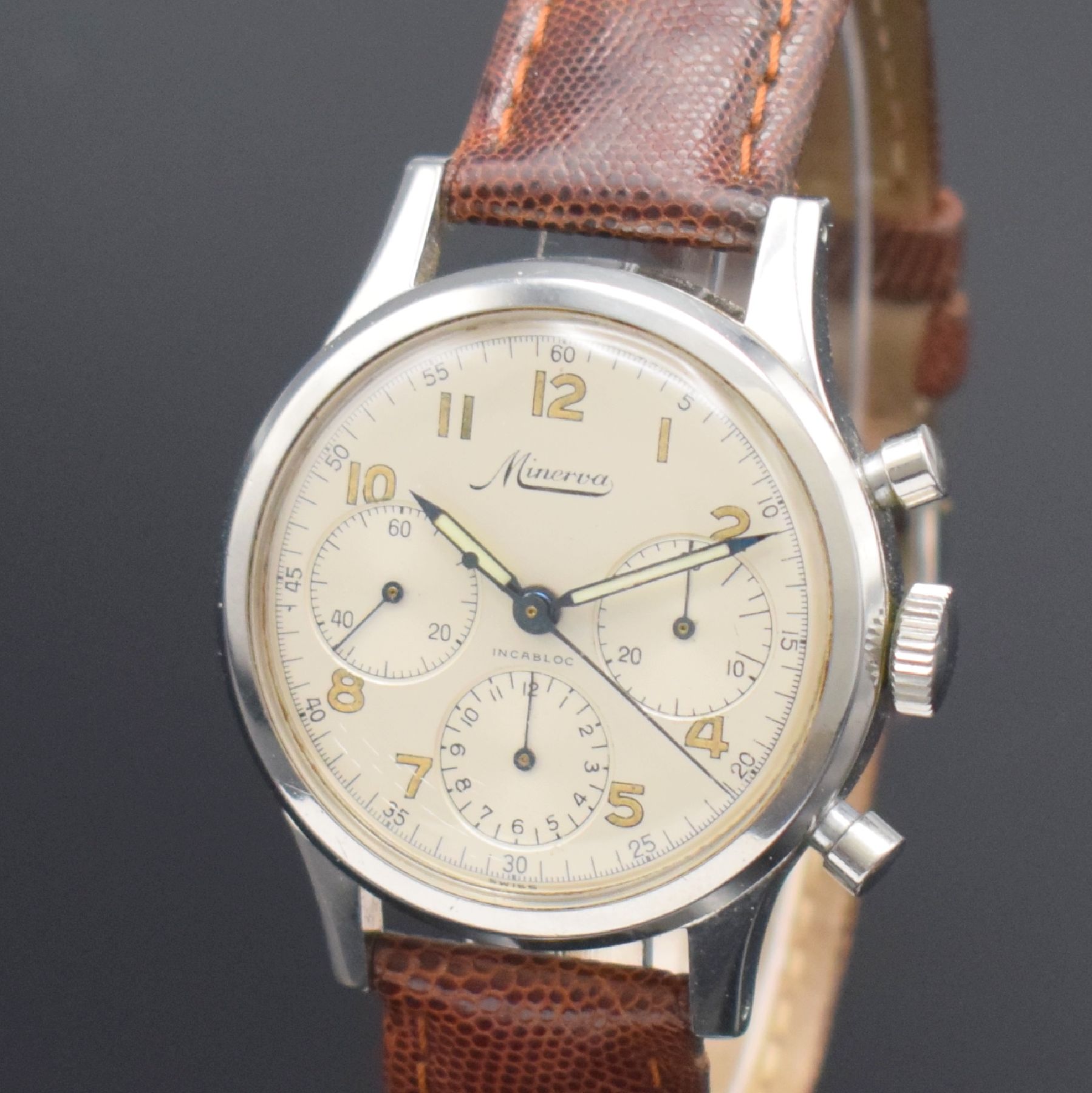 Detail c: MINERVA Herrenarmbanduhr mit Chronograph Referenz VD 712 in Stahl, Schweiz um 1960, Handaufzug, Geh., Zifferbl. & Werk sign., Boden geschr., Glasrand ...