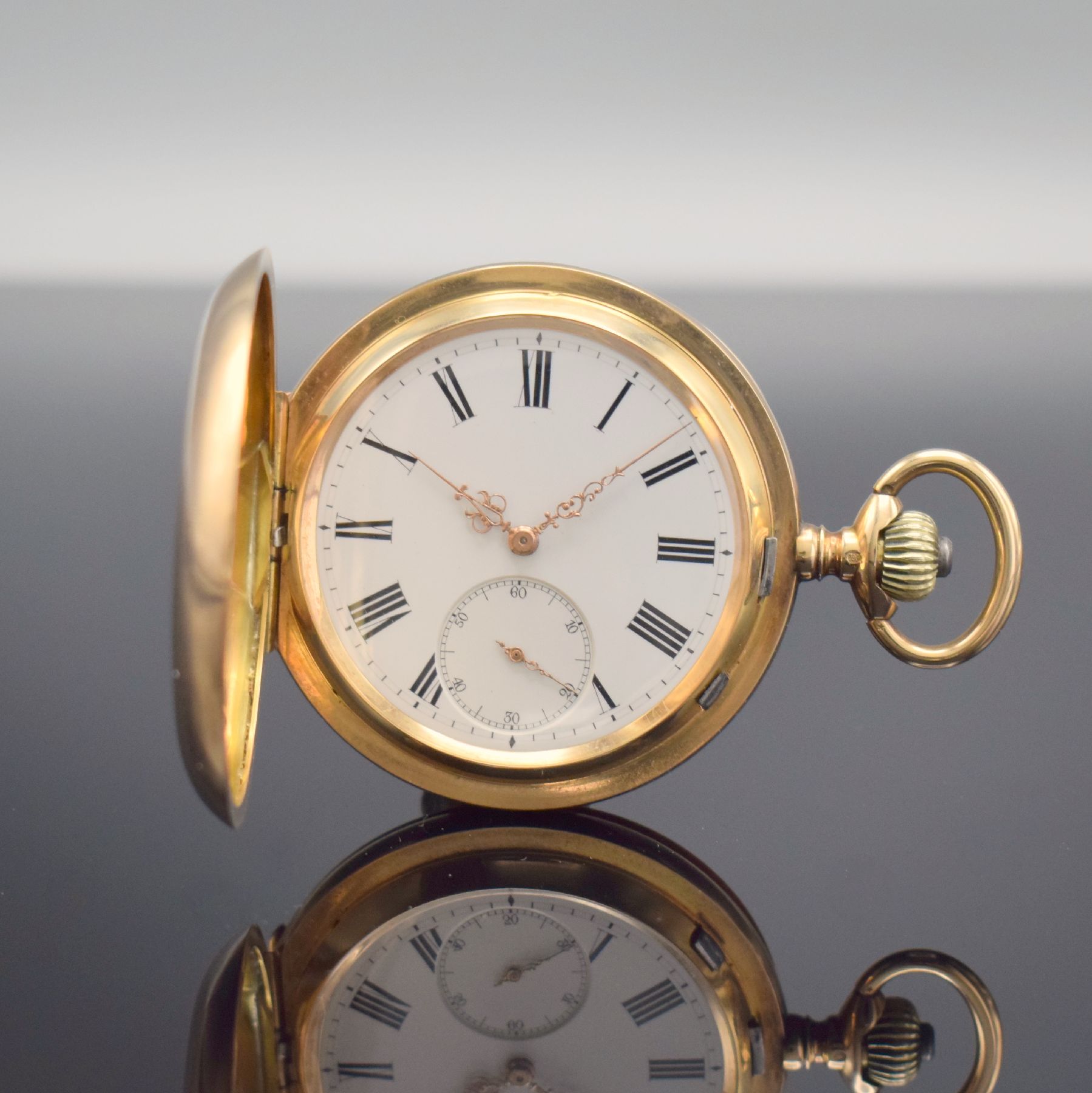 Schwere Savonette mit Chronometerhemmung Nr. 36031 in RoseG 585/000, Schweiz um 1900, guill. 3-Deckel Goldgeh. l. dell., Emailzifferbl. m. röm. ...