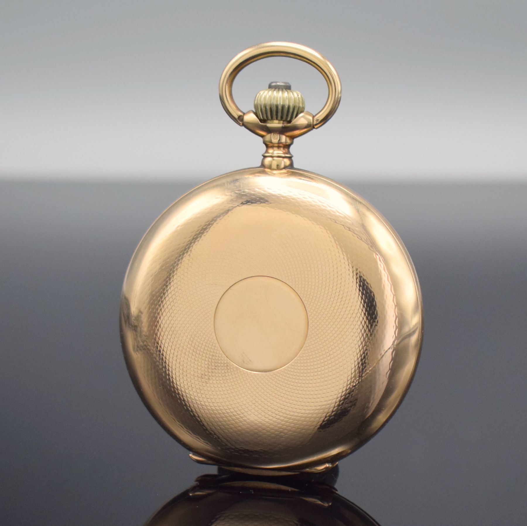 Detail b: Schwere Savonette mit Chronometerhemmung Nr. 36031 in RoseG 585/000, Schweiz um 1900, guill. 3-Deckel Goldgeh. l. dell., Emailzifferbl. m. röm. ...